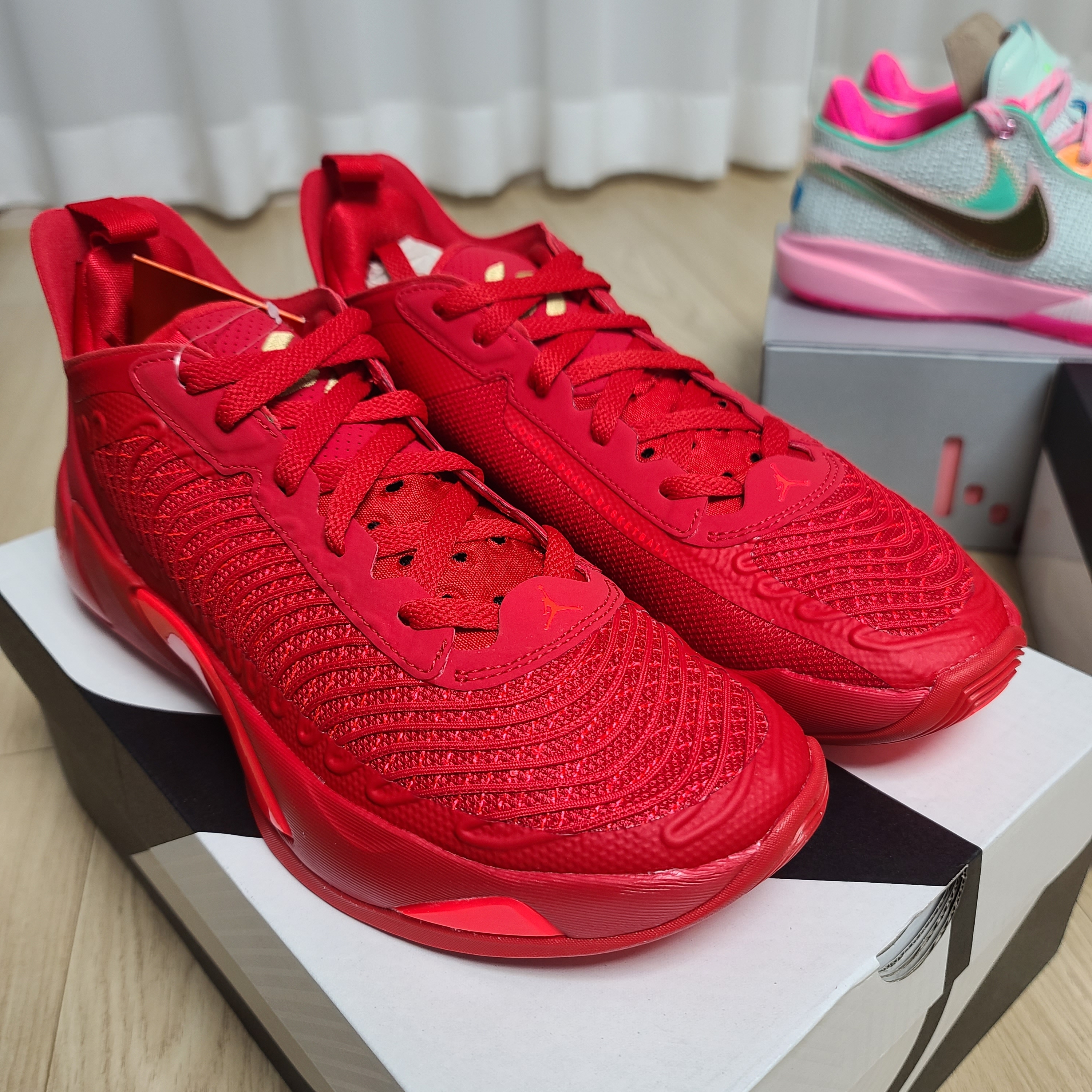 Jordan Luka 1 PF Bright Crimson 착용 스타일 - 1