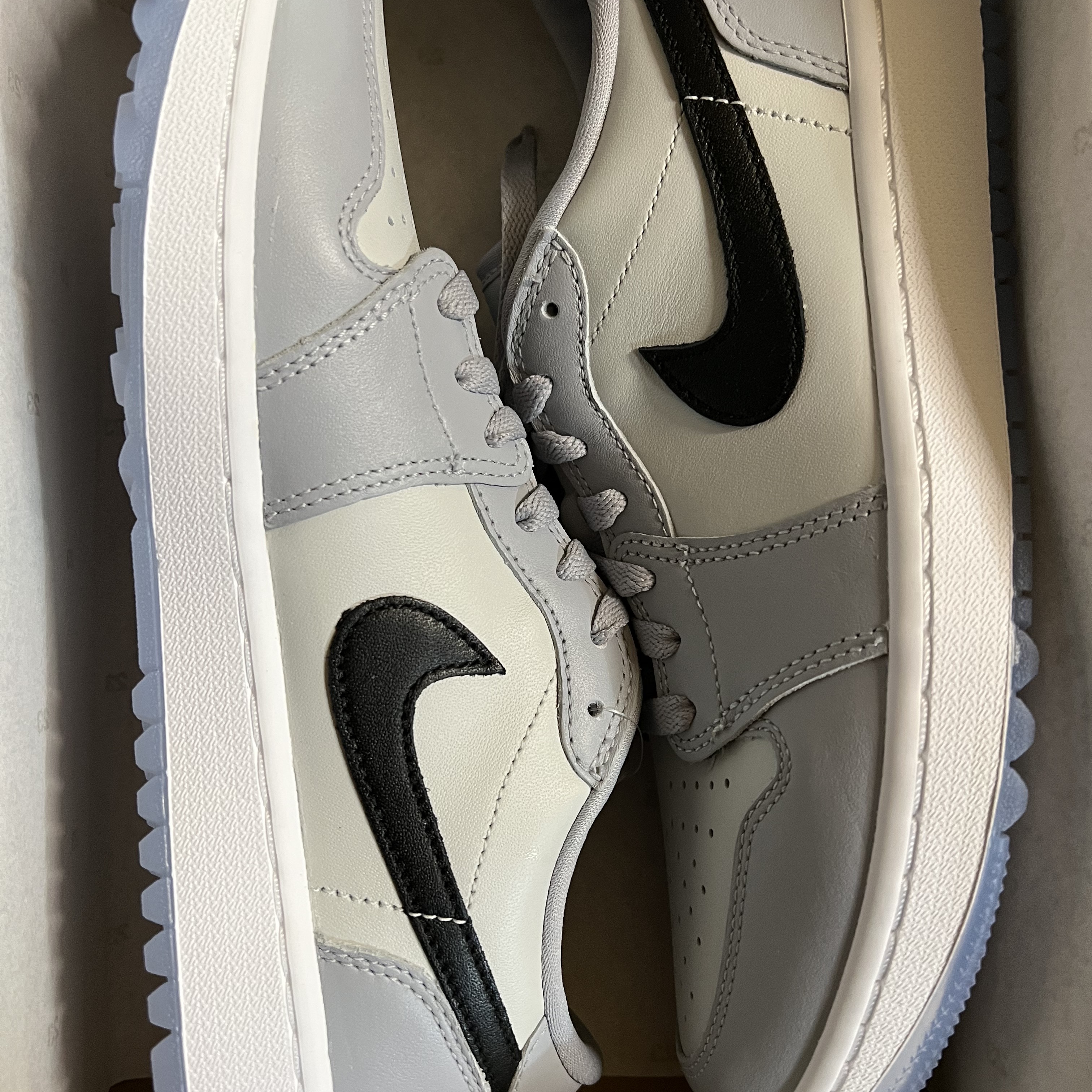 Jordan 1 Low Golf Wolf Grey 착용 스타일 - 3