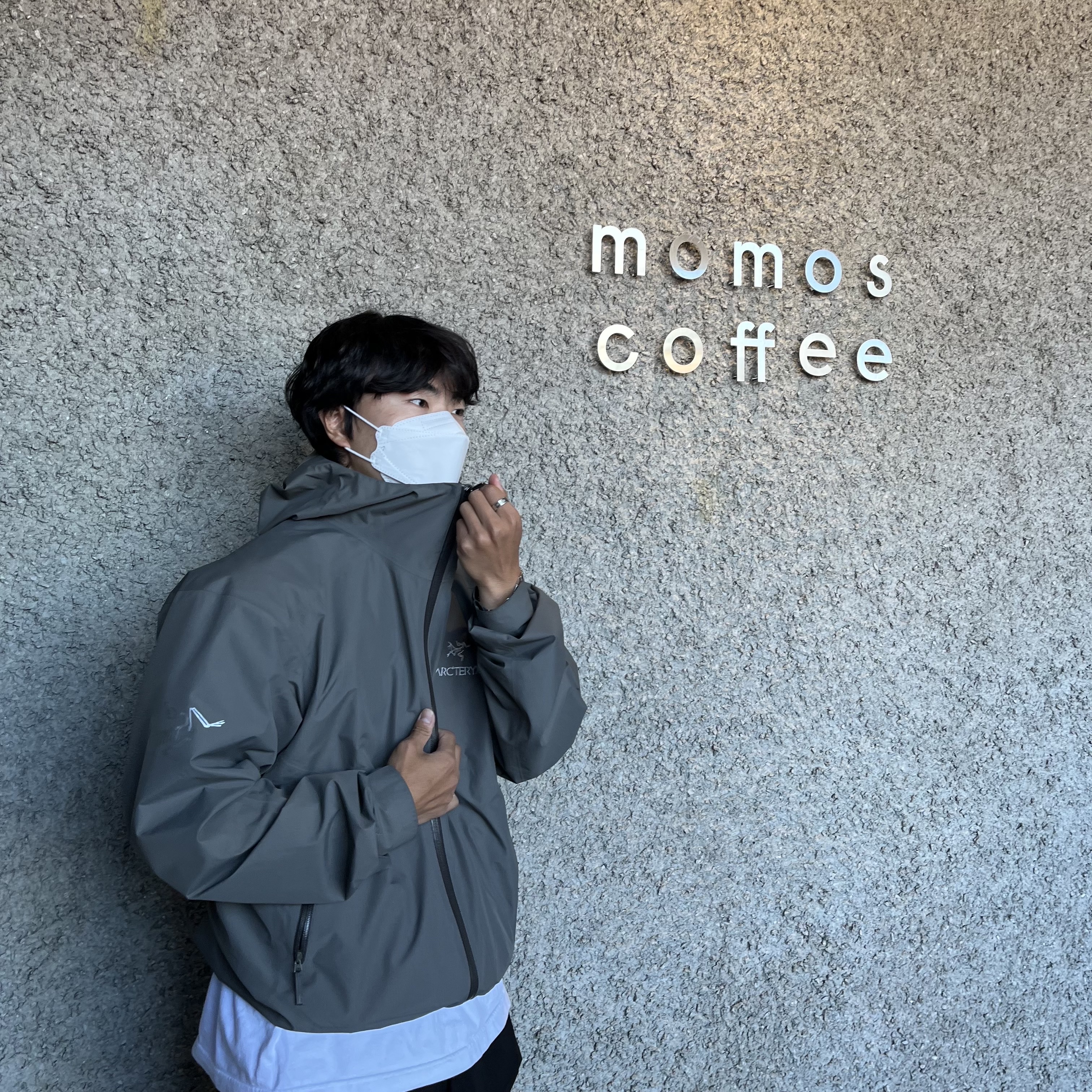 Arc'teryx x Beams Zeta SL Jacket Grey 착용 스타일