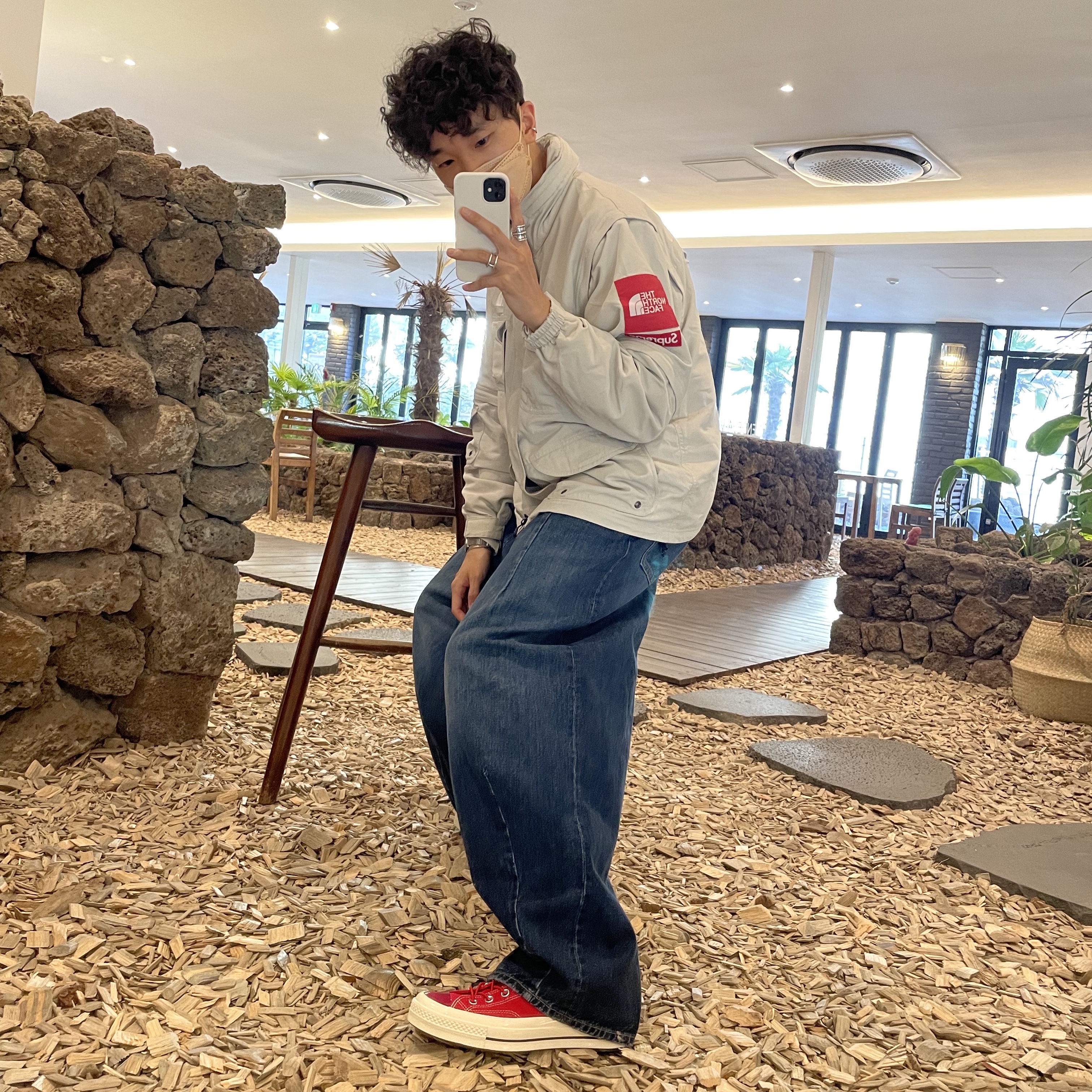 Supreme x The North Face Trekking Convertible Jacket Stone - 22SS, Needles H.D. Jean Pants Indigo 착용 스타일 - 1