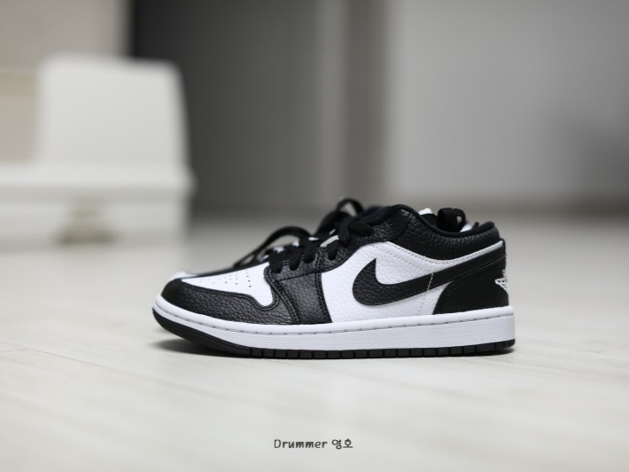 (W) Jordan 1 Low SE Black White 착용 스타일 - 1