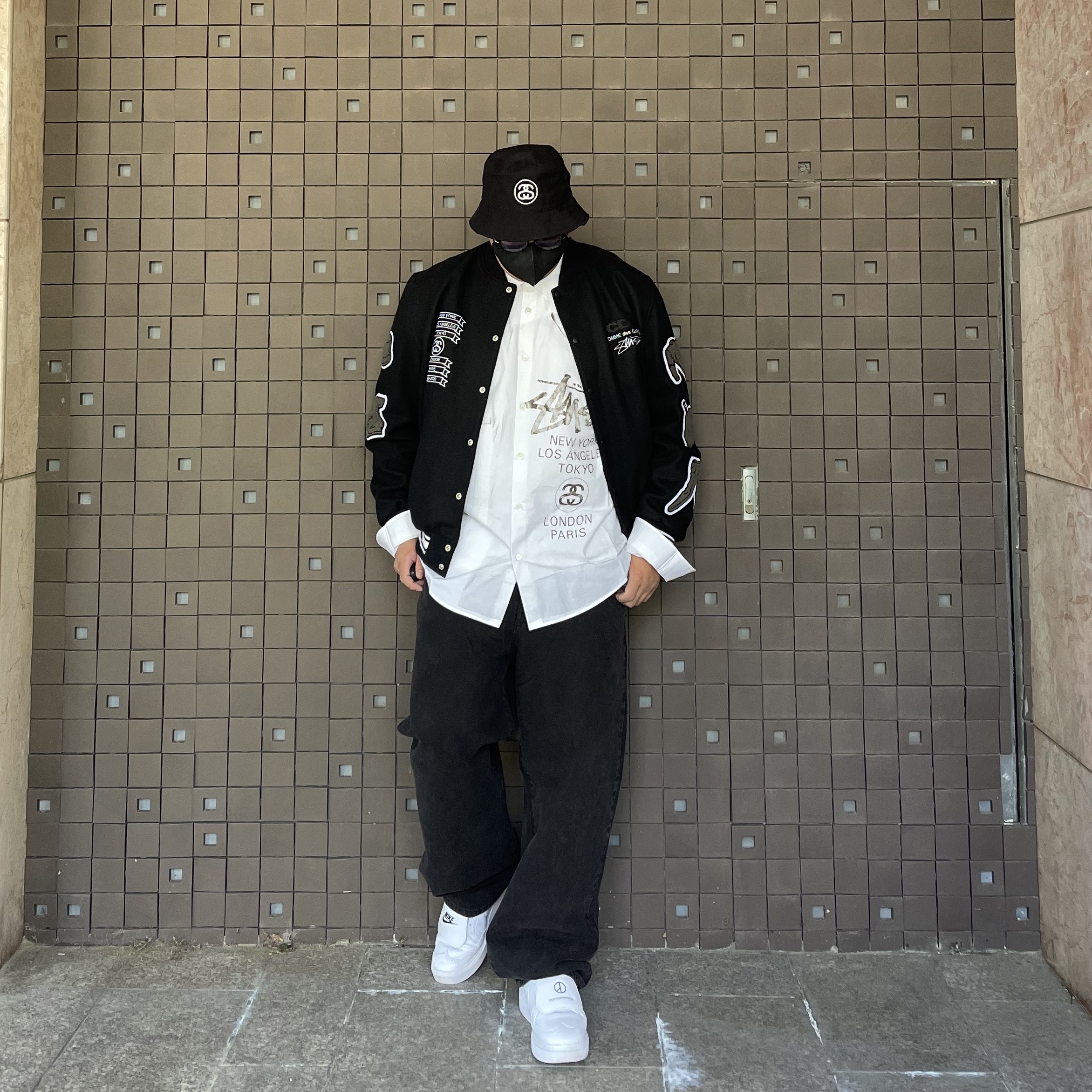Nike x Peaceminusone Kwondo1 White, Stussy SS Link Deep Bucket Hat Black 착용 스타일 - 1