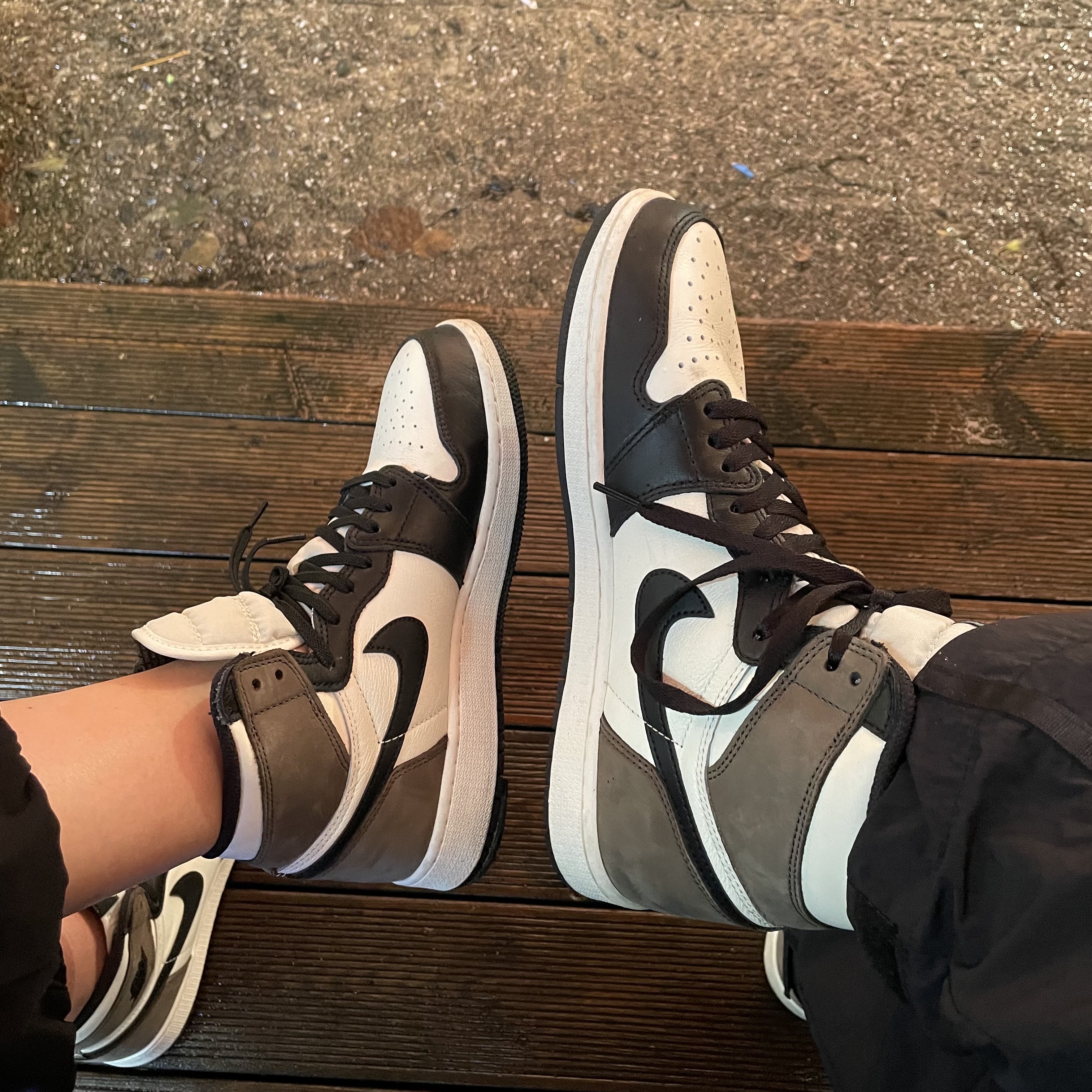 Jordan 1 Retro High OG Black Mocha 착용 스타일