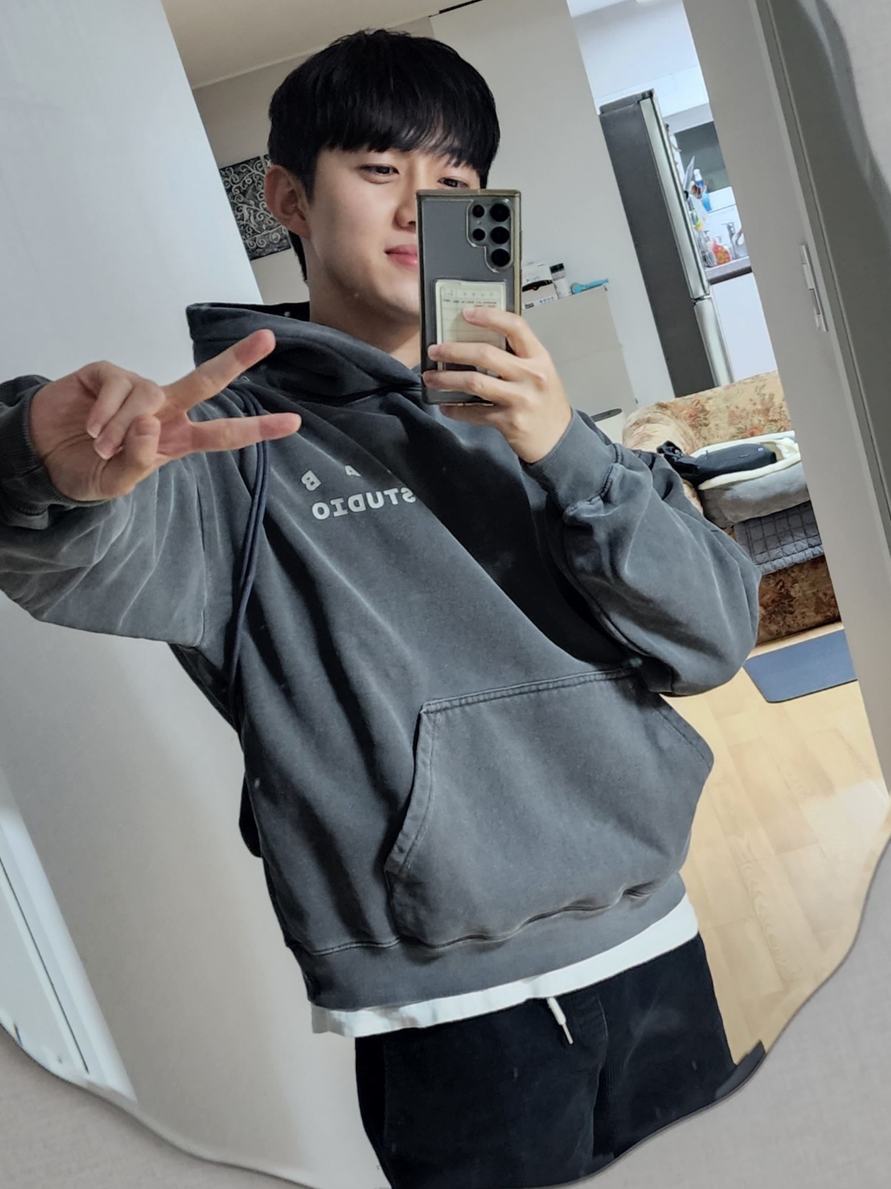 IAB Studio Pigment Sack Black, IAB Studio Pigment Hoodie & Sack Black 착용 스타일 - 2