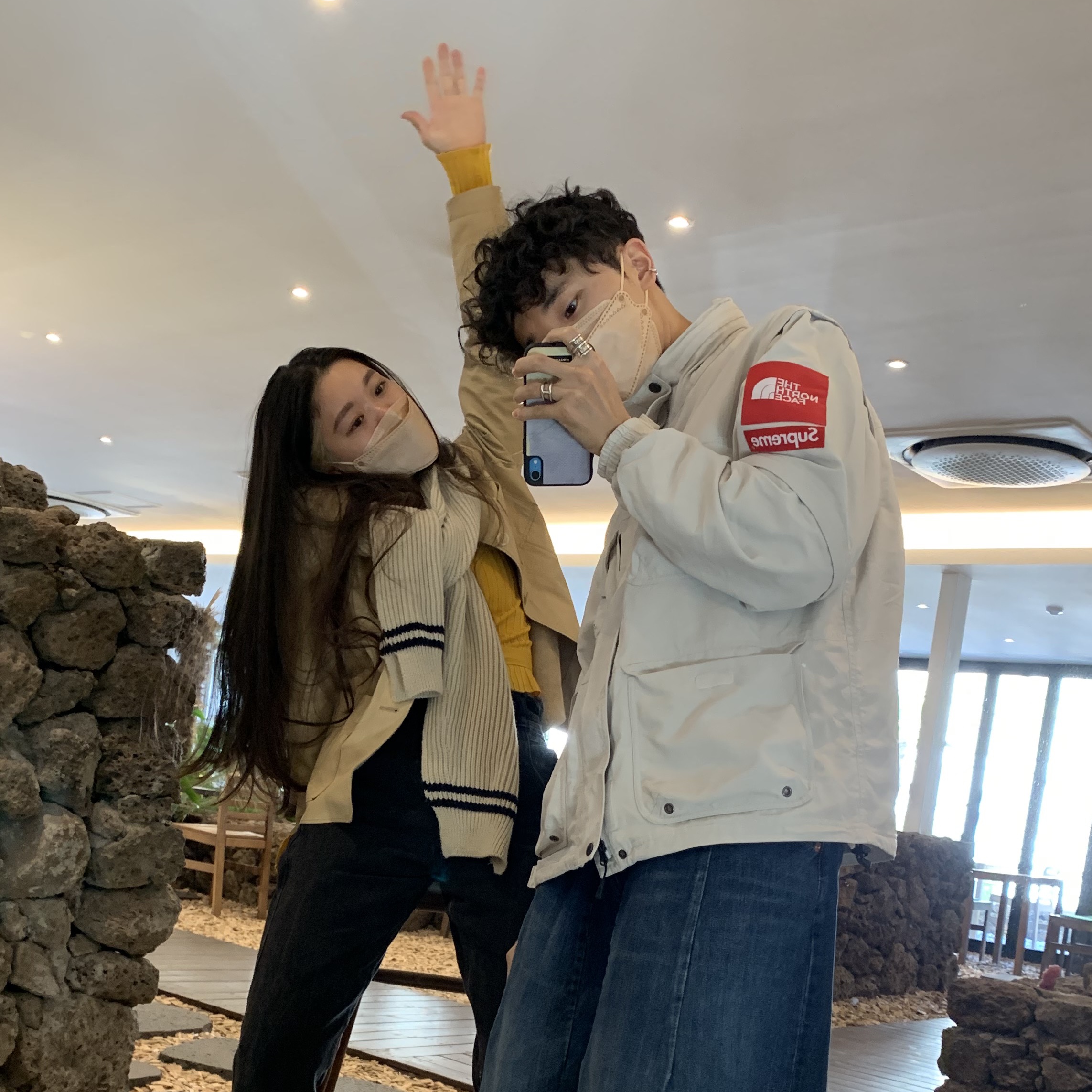Supreme x The North Face Trekking Convertible Jacket Stone - 22SS, Needles H.D. Jean Pants Indigo 착용 스타일 - 4