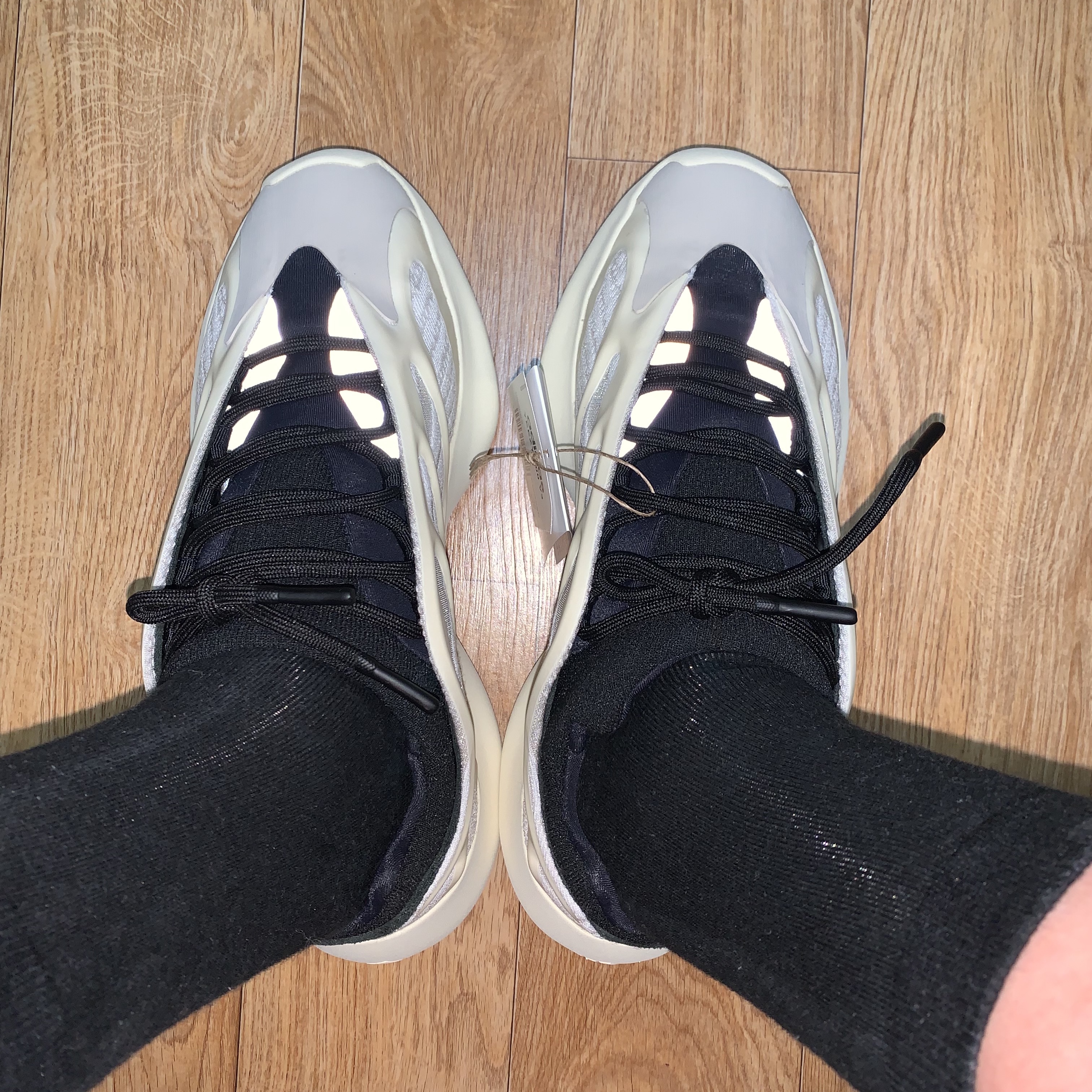 Adidas Yeezy 700 V3 Azael 2022/2023 착용 스타일