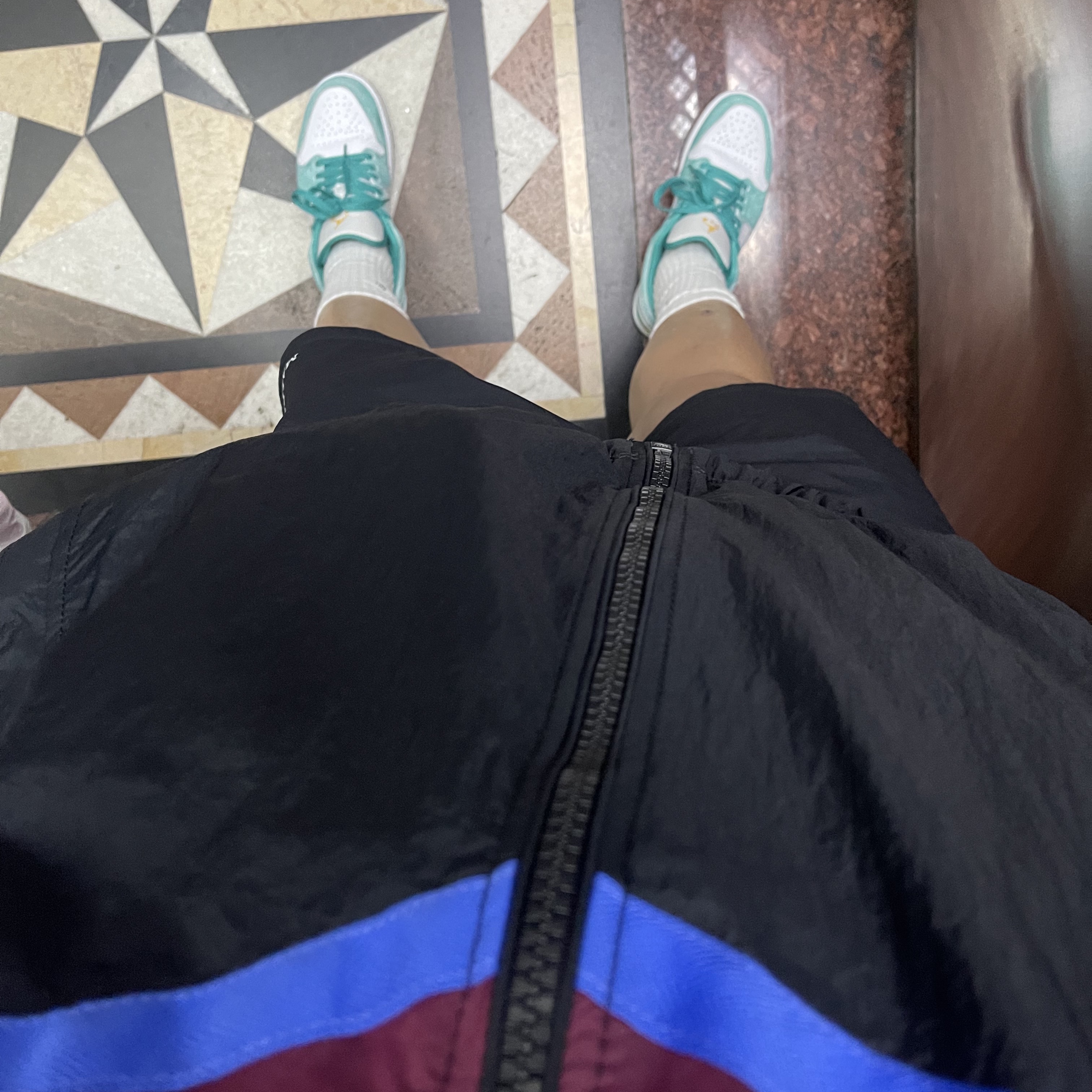 Jordan 1 Low SE New Emerald 착용 스타일