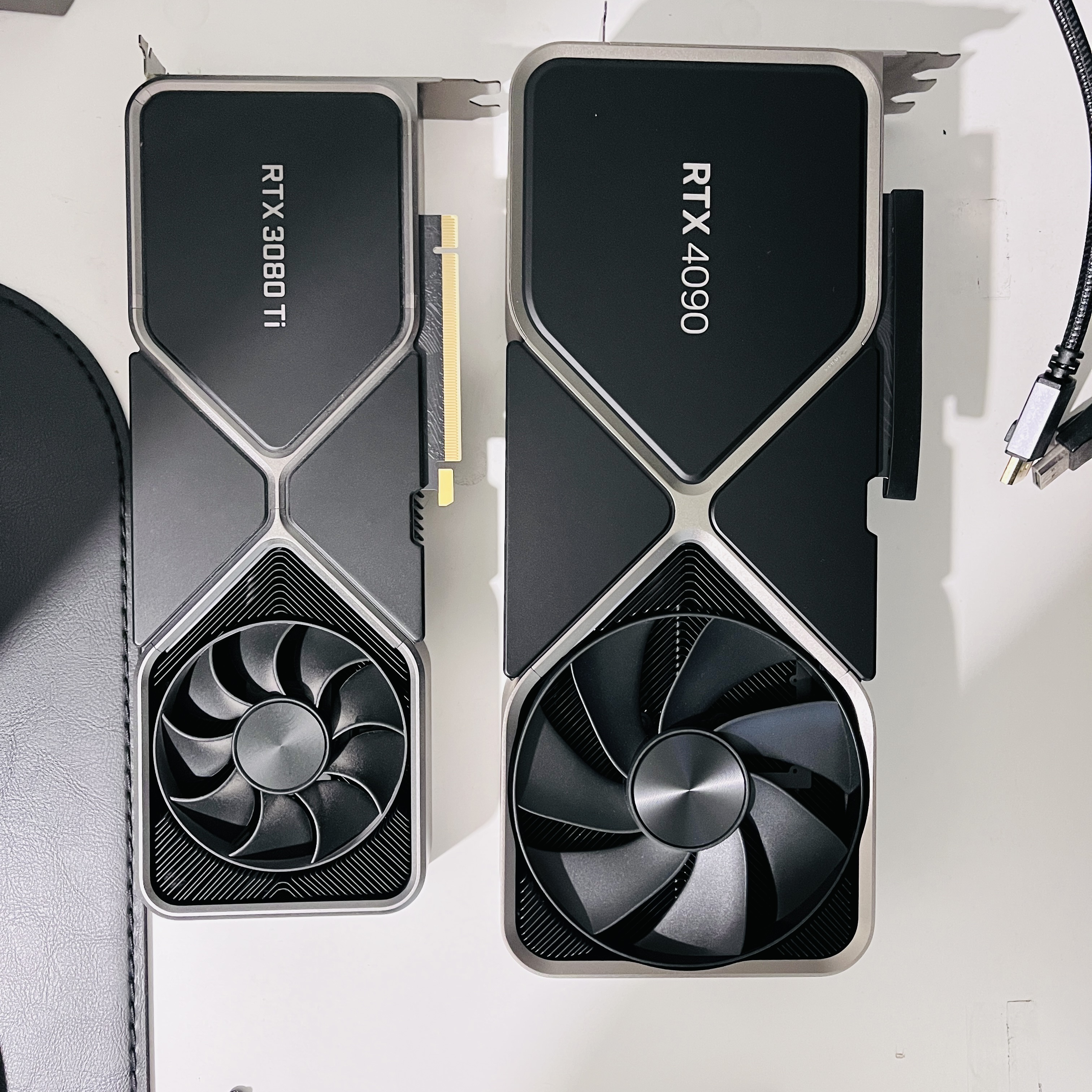 Nvidia GeForce RTX 4090 FE (Korean Ver.), Nvidia Geforce RTX 3080 Ti FE (Korean Ver.) 착용 스타일 - 2