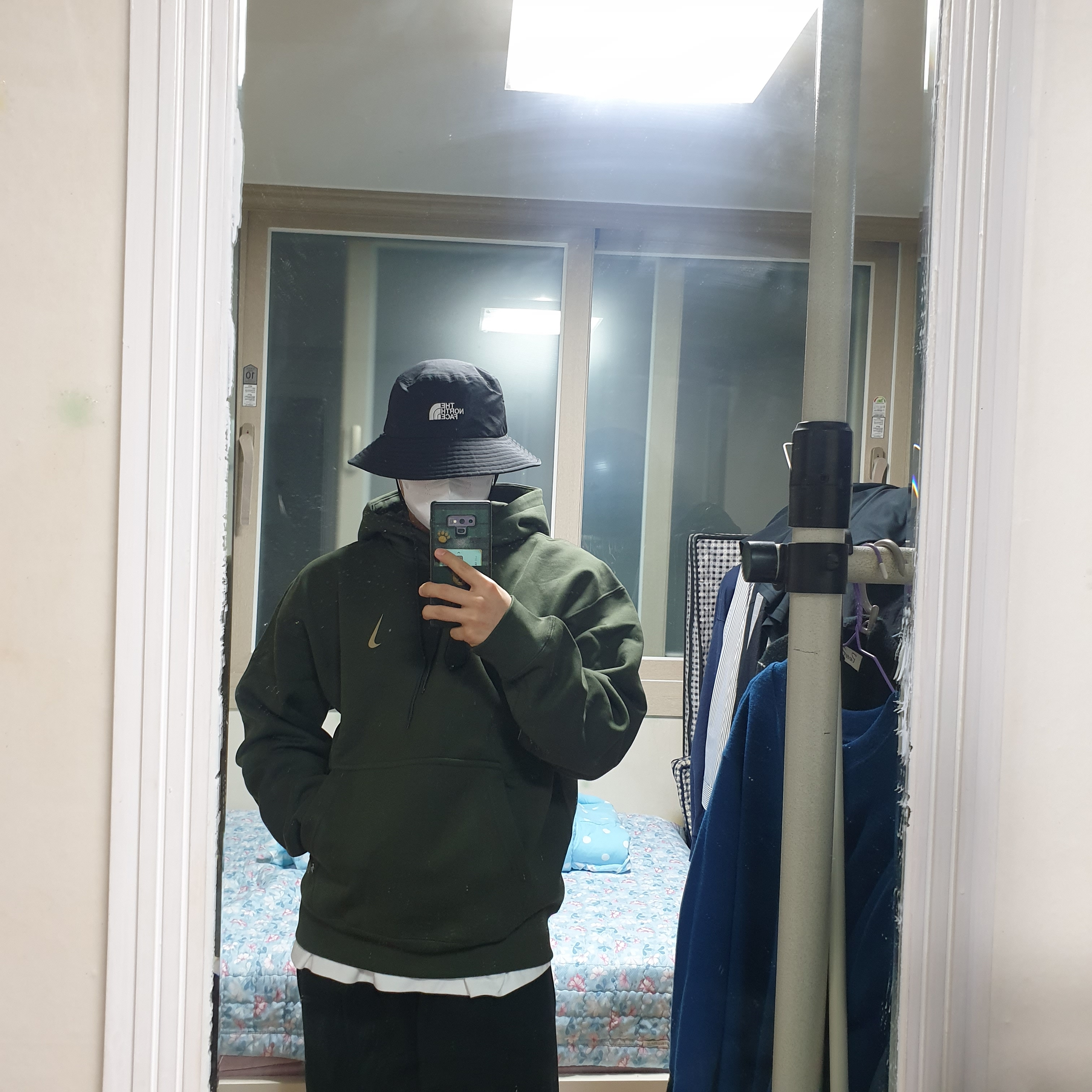 Nike x Billie Eilish NRG Fleece Hoodie Sequoia - Asia 착용 스타일 - 1