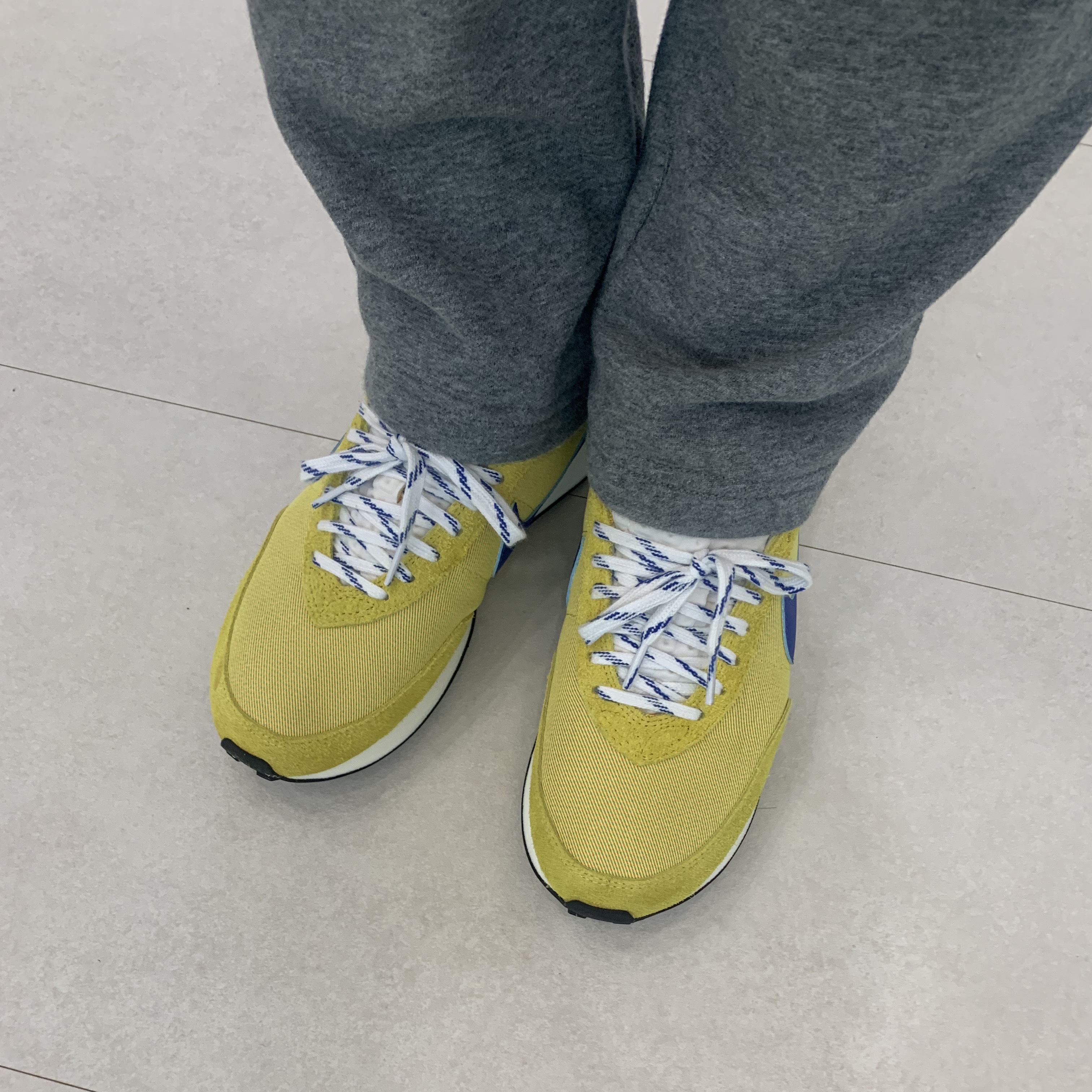 Nike Waffle Trainer 2 SD Yellow Strike 착용 스타일 - 3