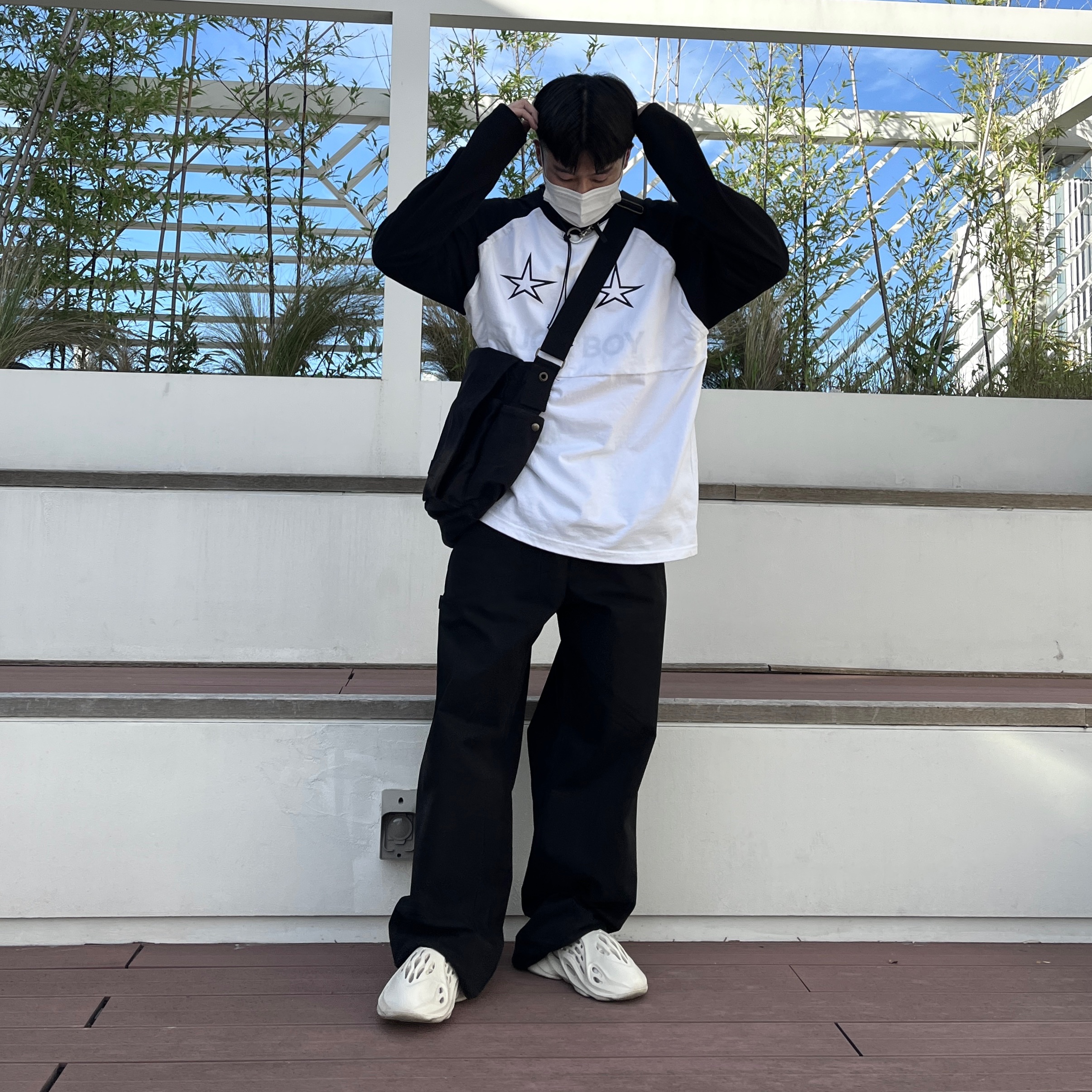 Our Legacy Ladon Leather Keychain Black, Adidas Yeezy Foam RNNR Sand 착용 스타일 - 2