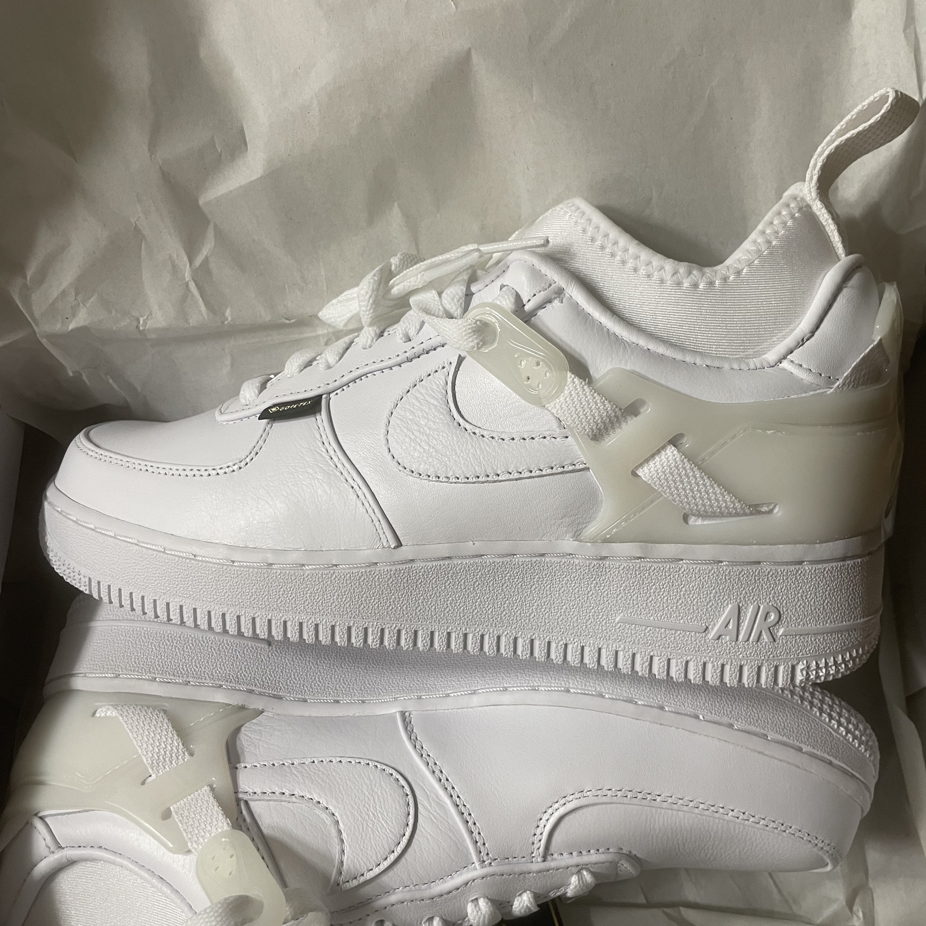Nike x Undercover Air Force 1 Low SP White 착용 스타일 - 5