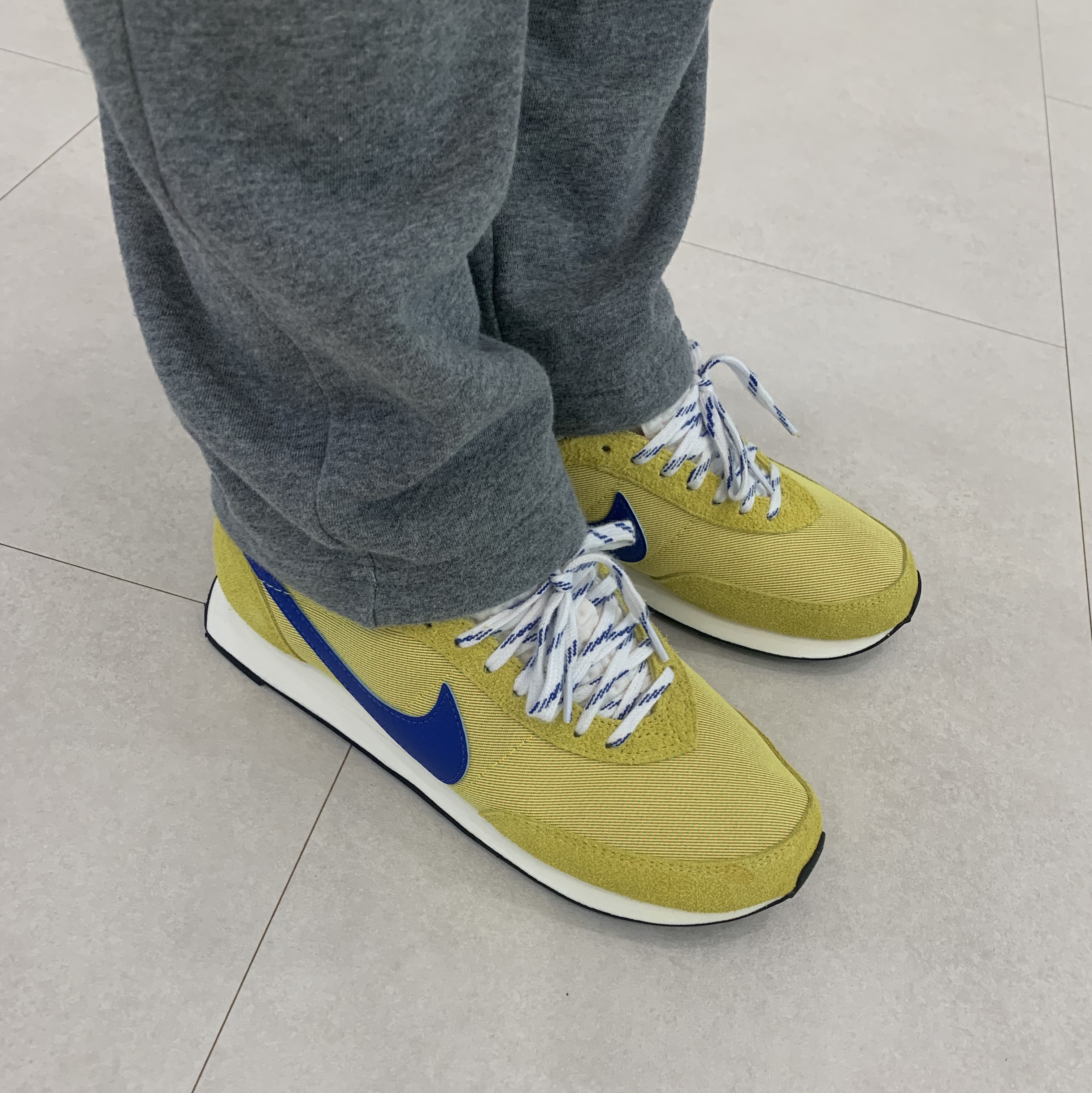 Nike Waffle Trainer 2 SD Yellow Strike 착용 스타일 - 5