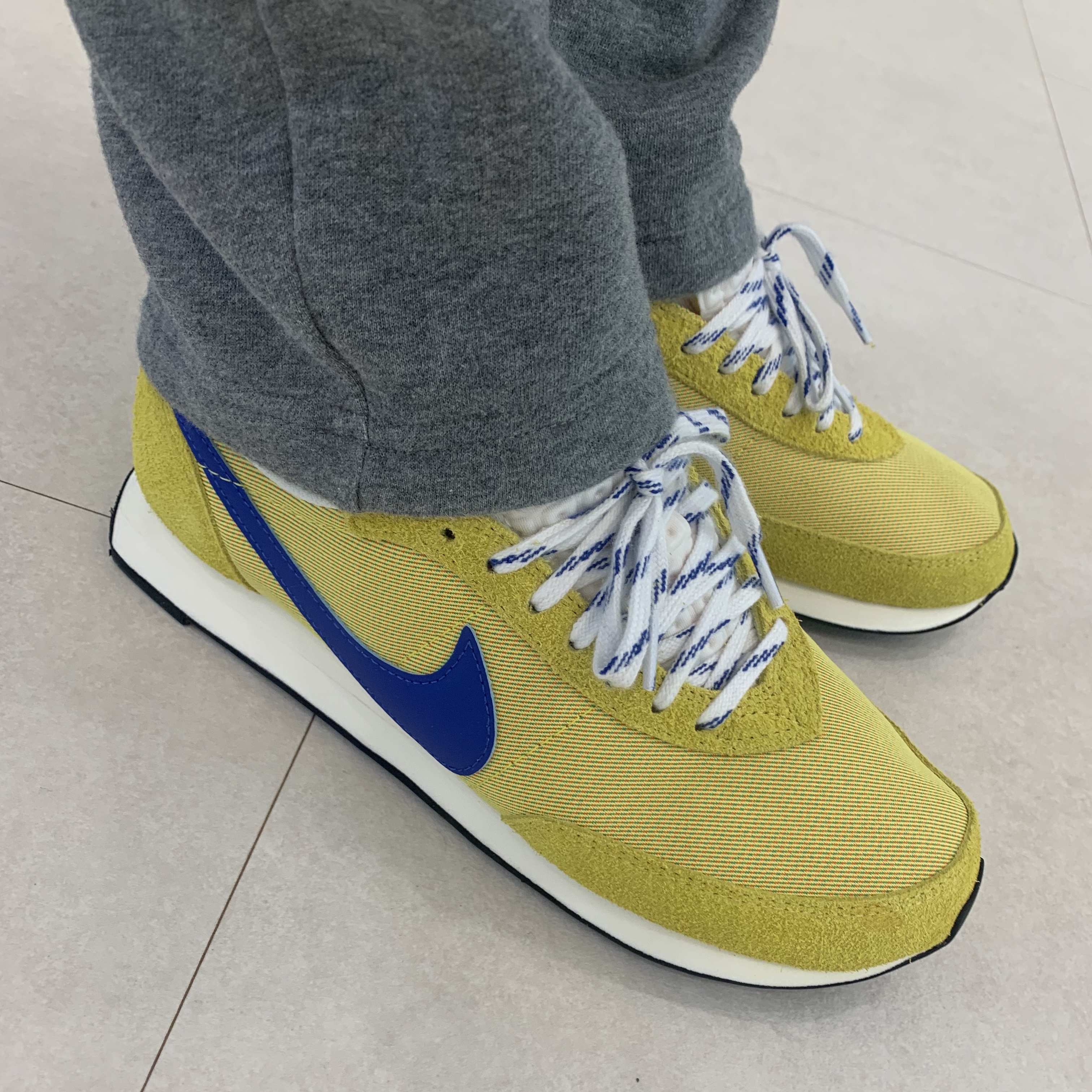 Nike Waffle Trainer 2 SD Yellow Strike 착용 스타일 - 1