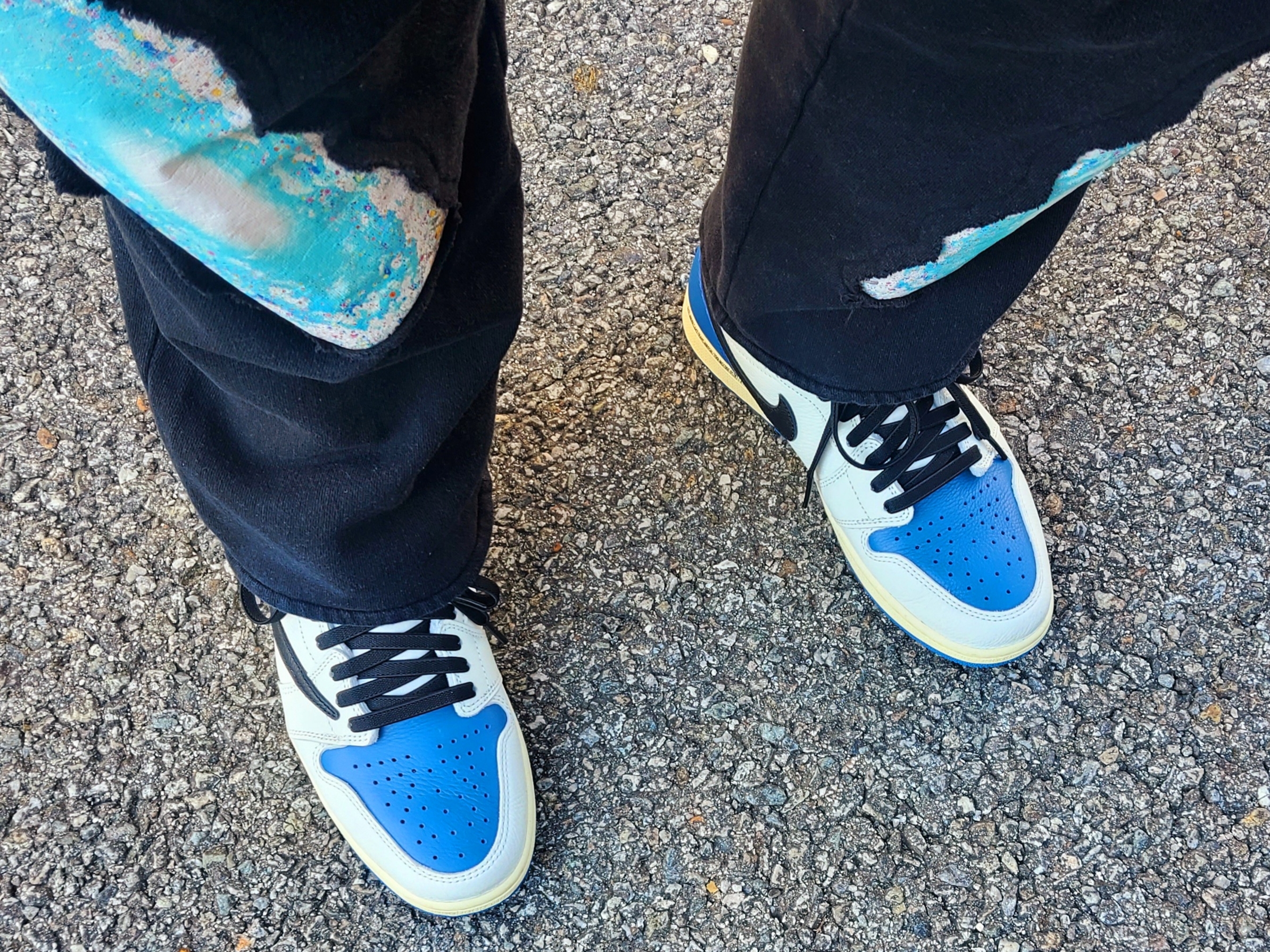 Jordan 1 x Travis Scott x Fragment Retro High OG SP Military Blue 착용 스타일