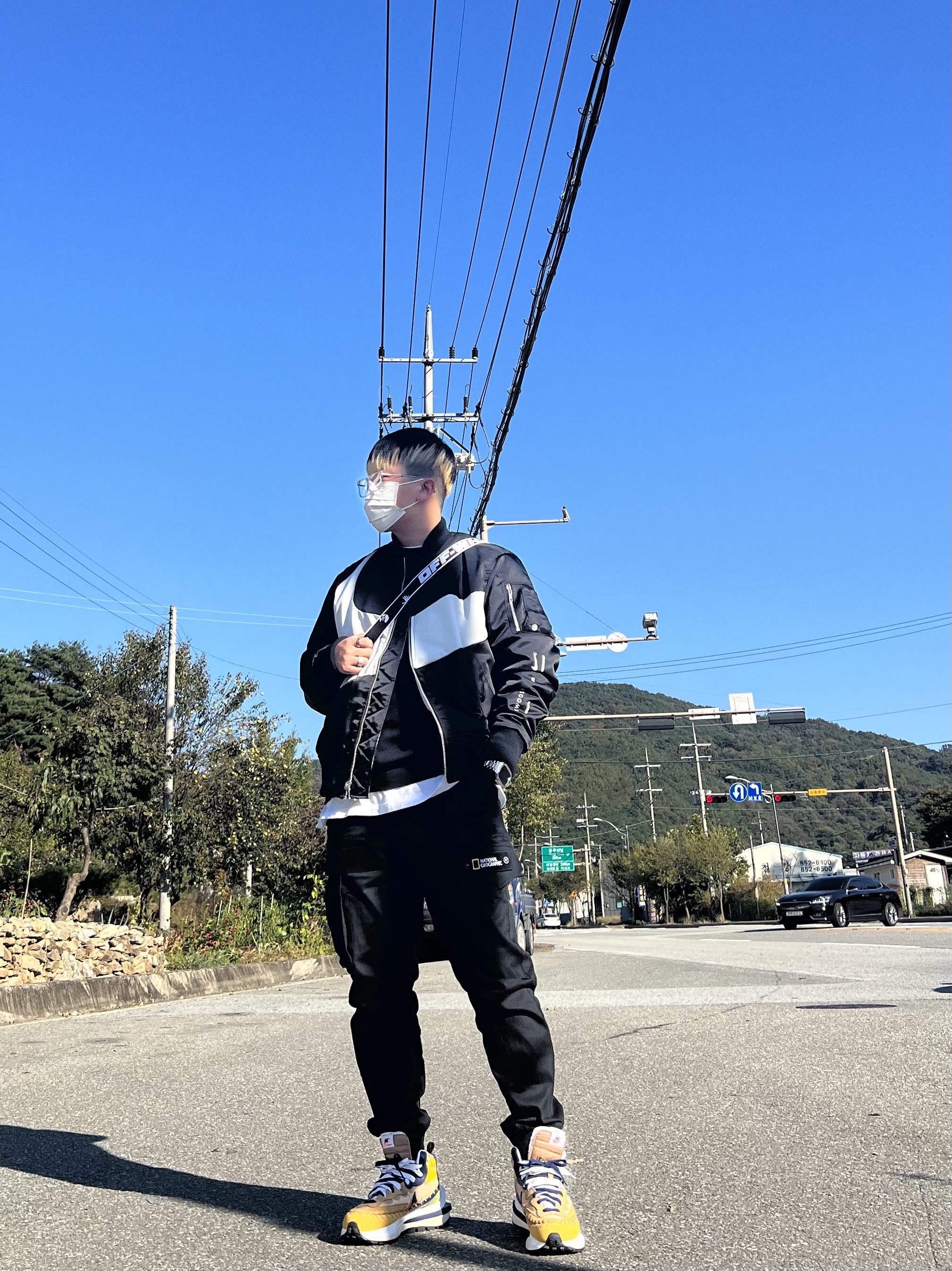 Nike x Sacai x Jean Paul Gaultier VaporWaffle Sesame Blue Void, Nike NSW Swoosh Therma-Fit Bomber Black - Asia 착용 스타일 - 2
