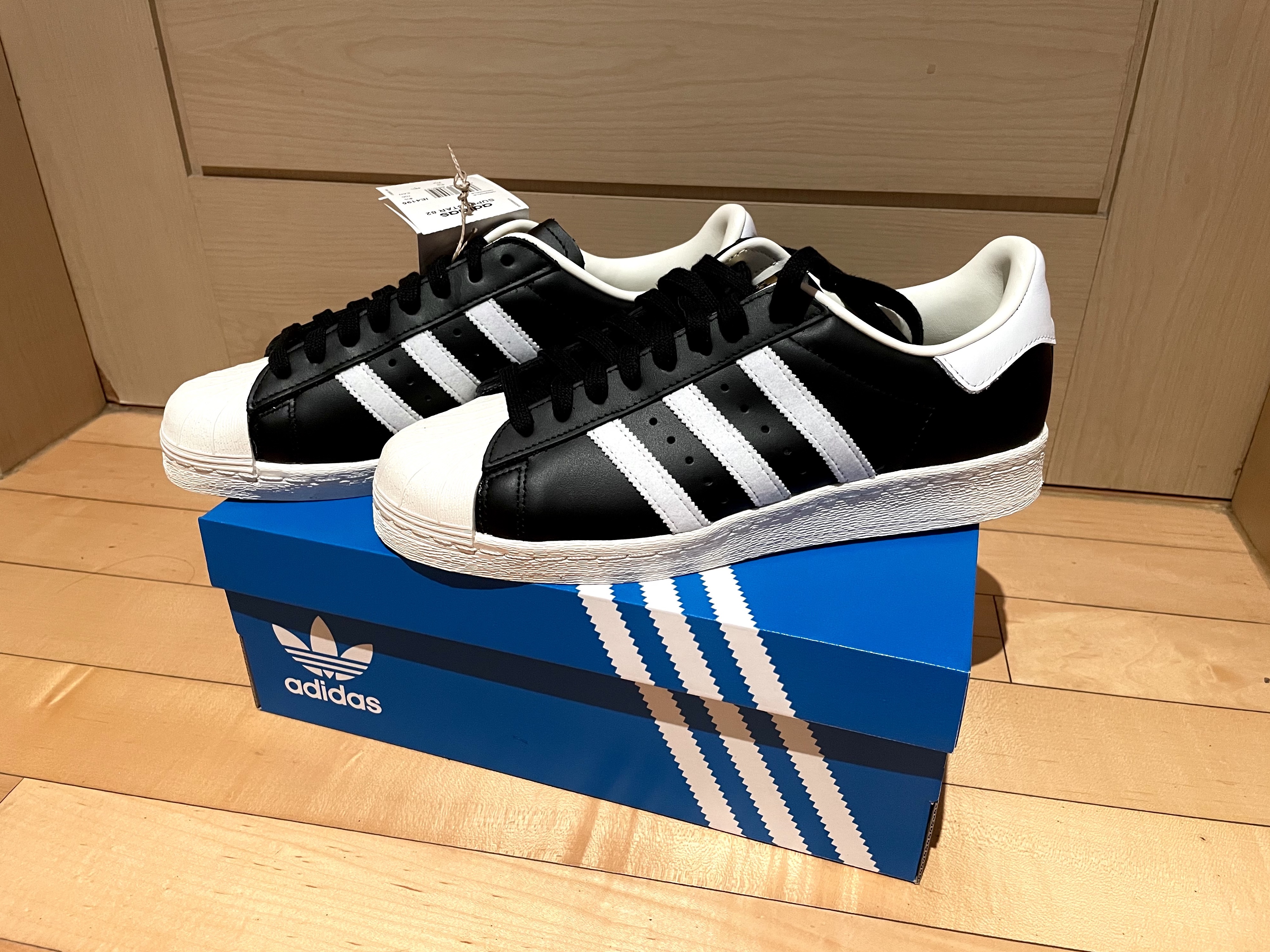 Adidas Superstar 82 FI Core Black 착용 스타일