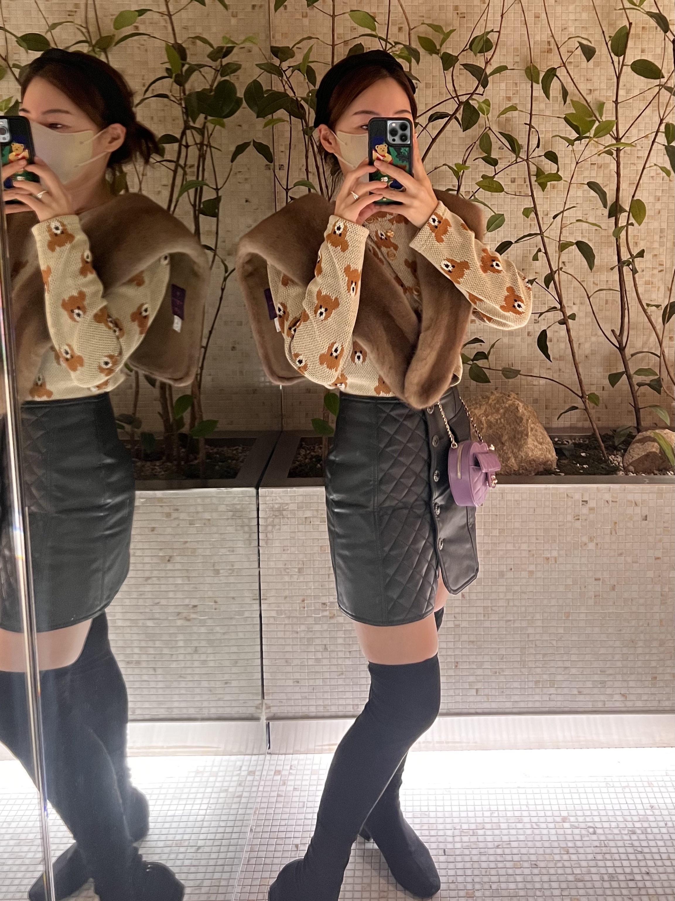 Chanel Heart Clutch with Chain Lambskin & Gold Purple 착용 스타일 - 3