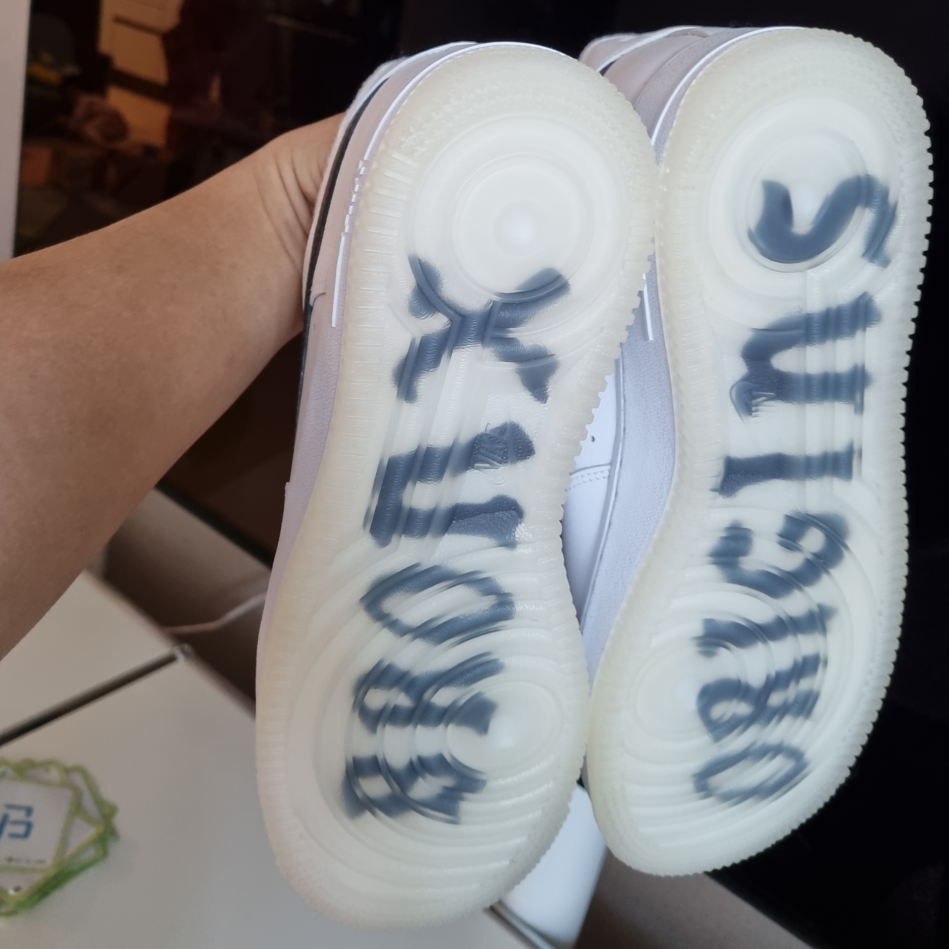 Nike Air Force 1 '07 PRM Bronx Origins 착용 스타일 - 1