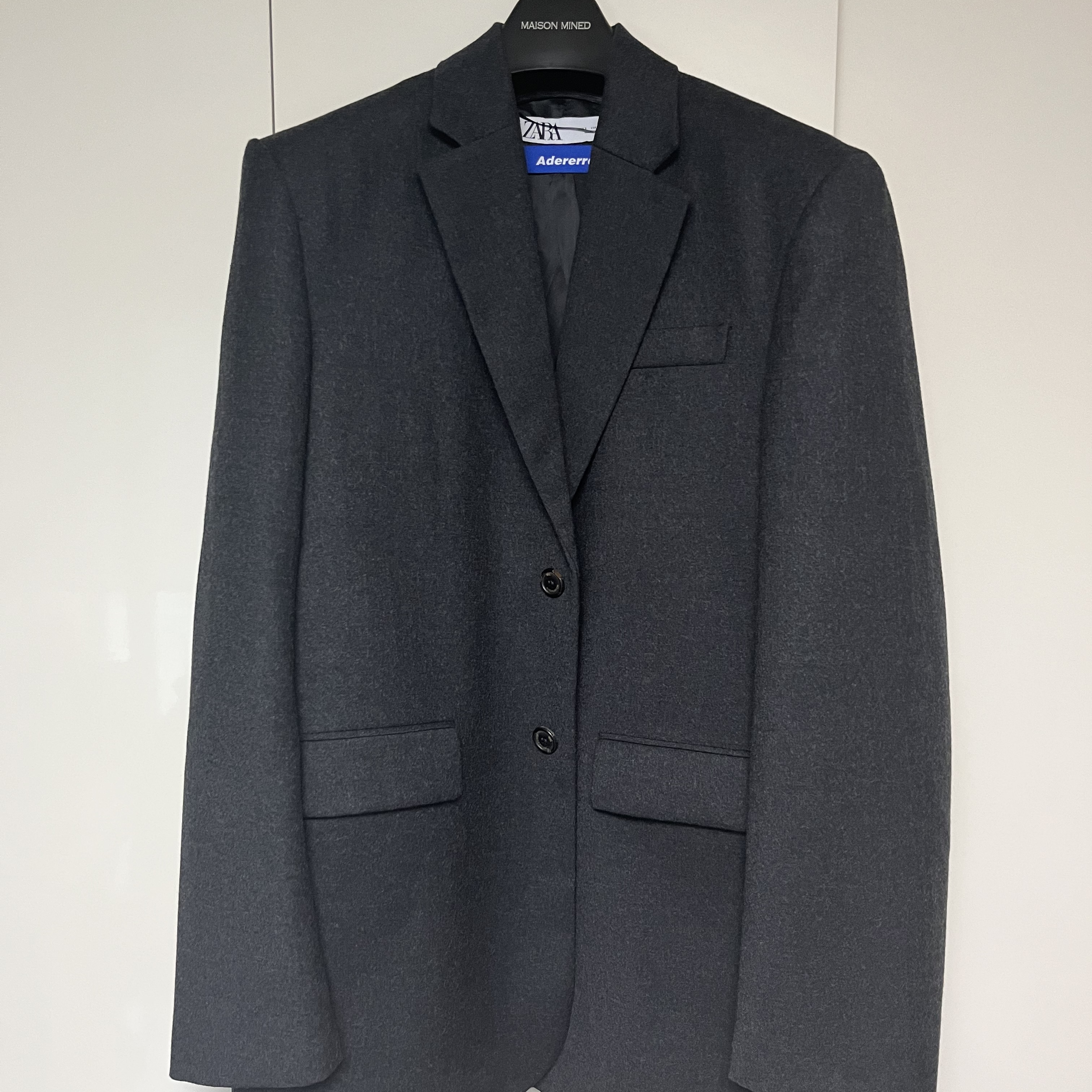 Zara x Ader Error Oversized Wool Blazer Dark Grey, Zara x Ader Error Wool Pants Dark Grey 착용 스타일 - 3