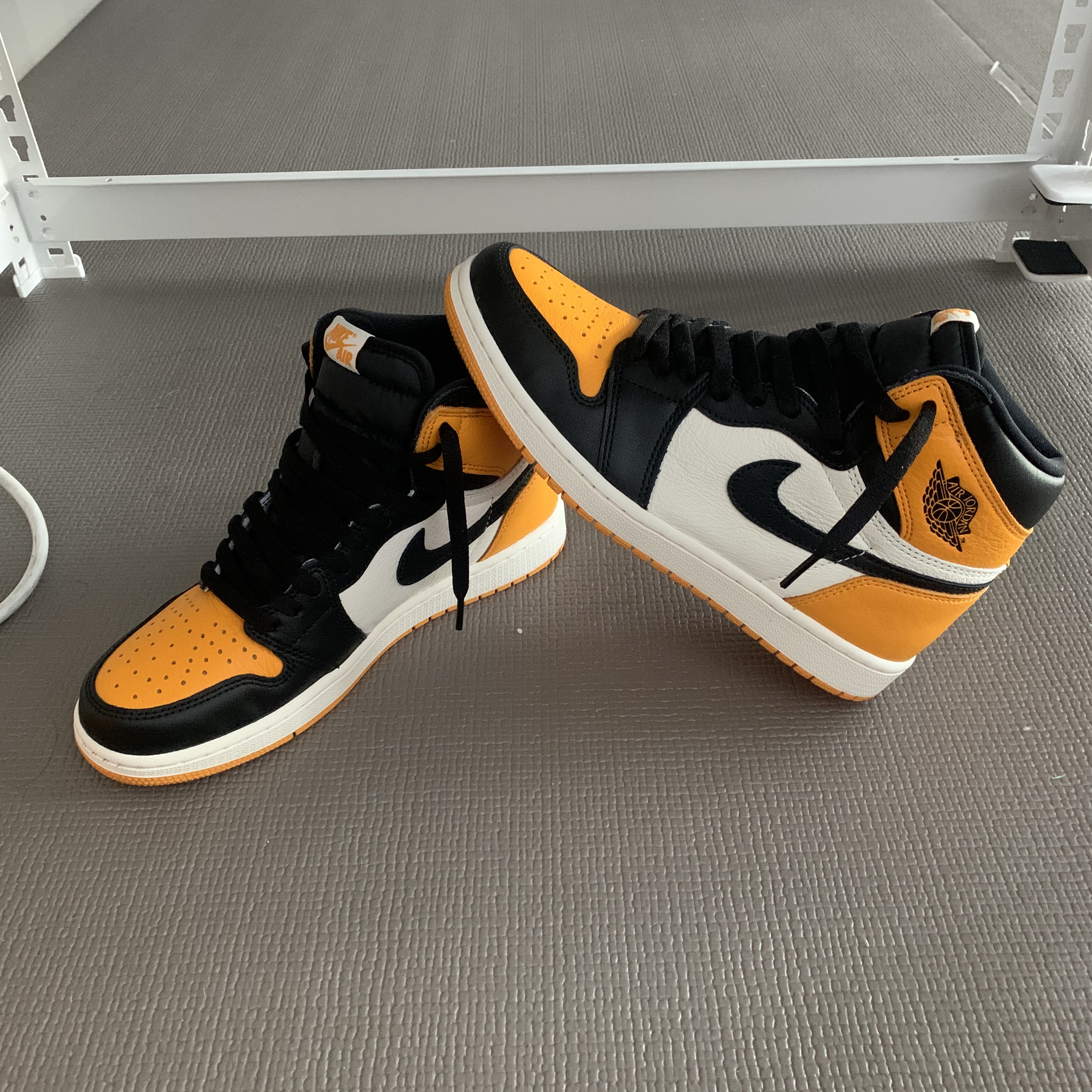 Jordan 1 Retro High OG Taxi 착용 스타일 - 4