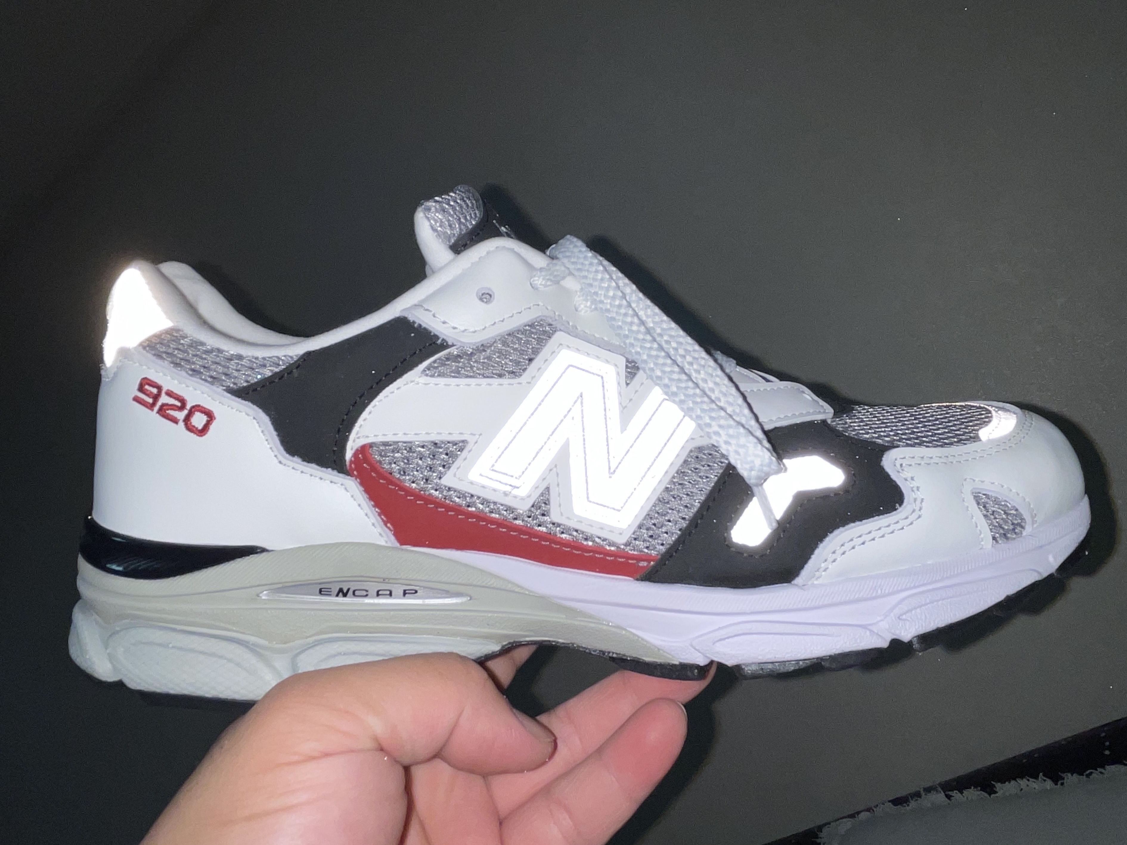 New Balance 920 Made in UK 40th Anniversary White 착용 스타일 - 5