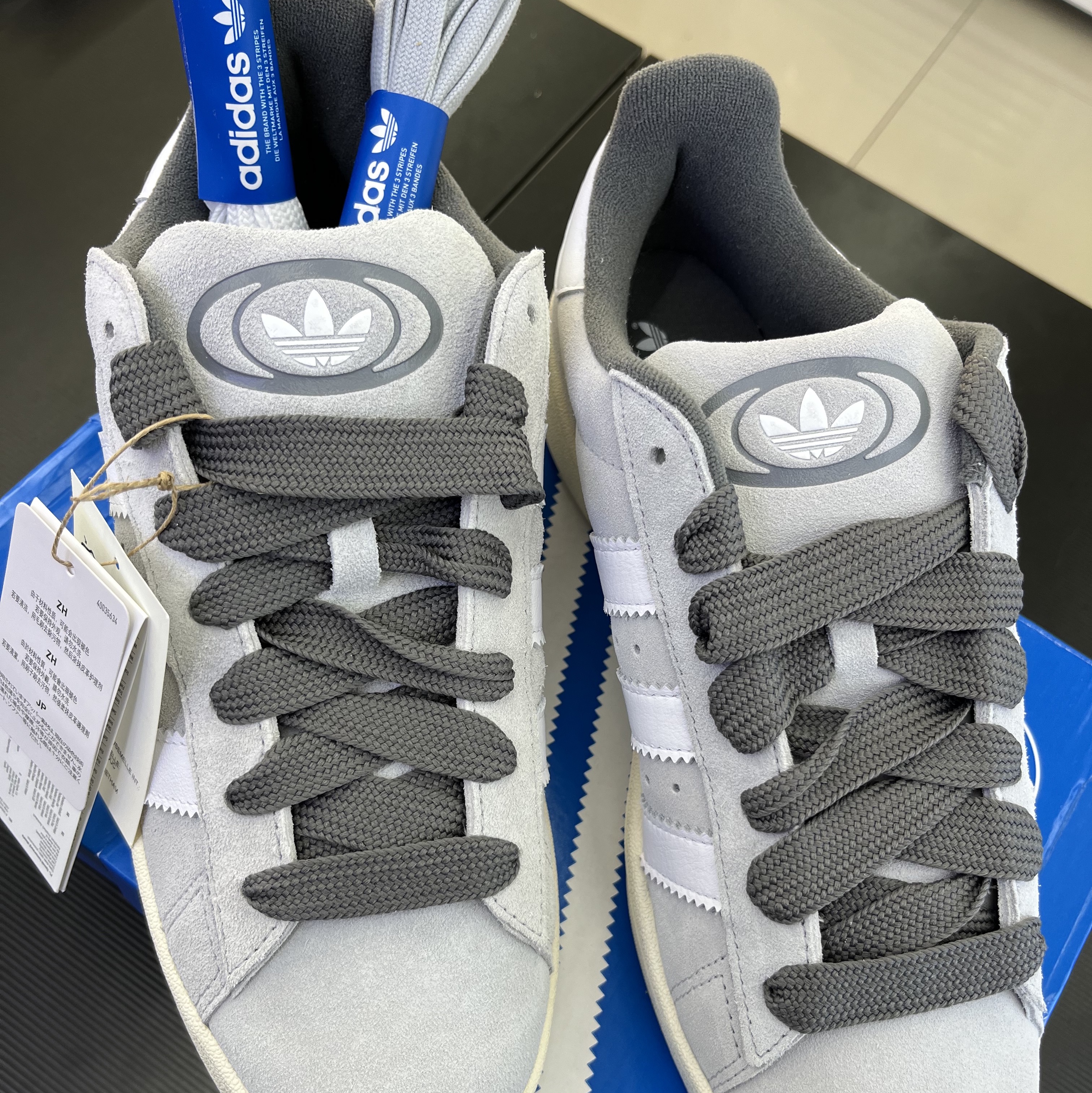 Adidas Campus 00s Grey One 착용 스타일 - 1