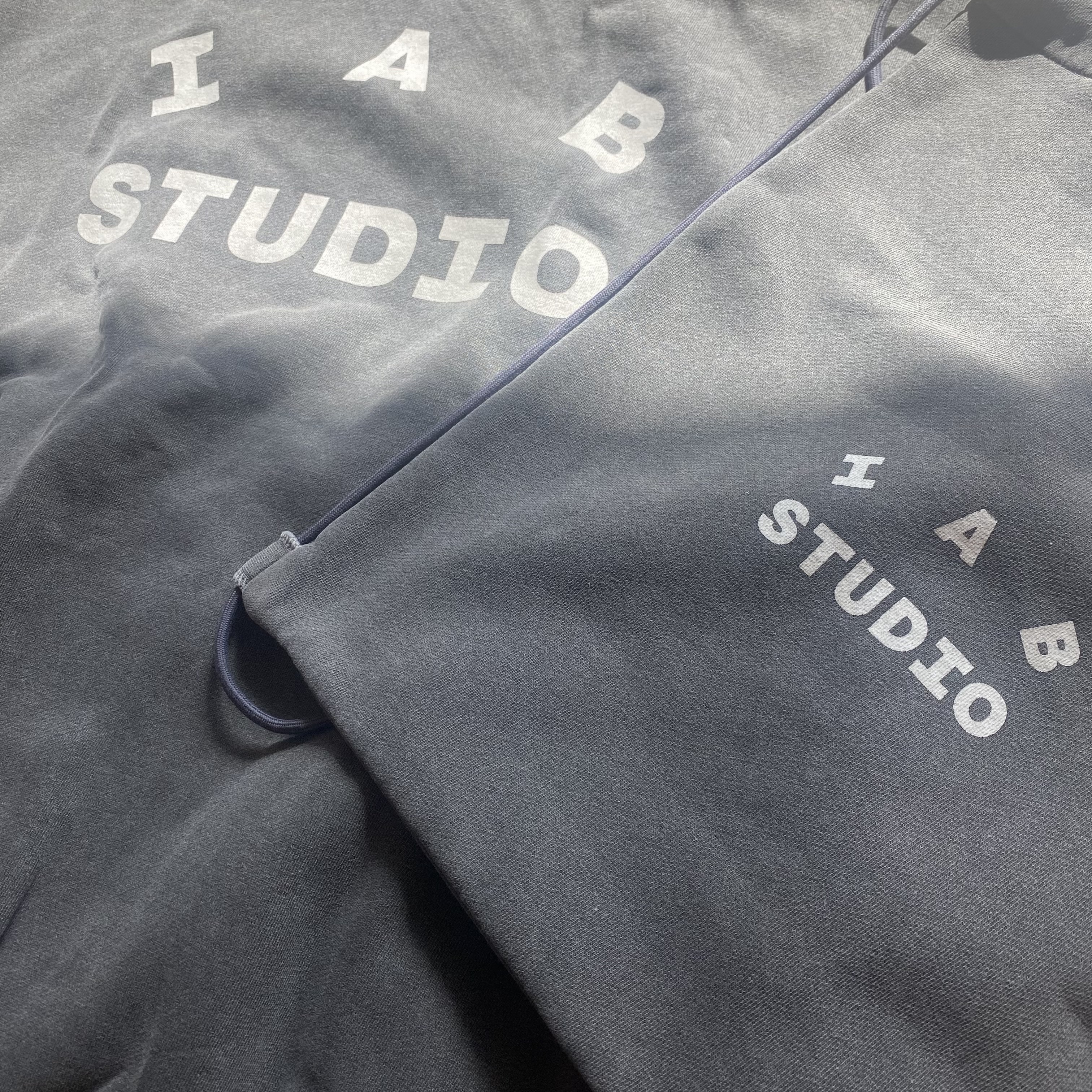 IAB Studio Pigment Hoodie & Sack Black, IAB Studio Pigment Hoodie Black 착용 스타일