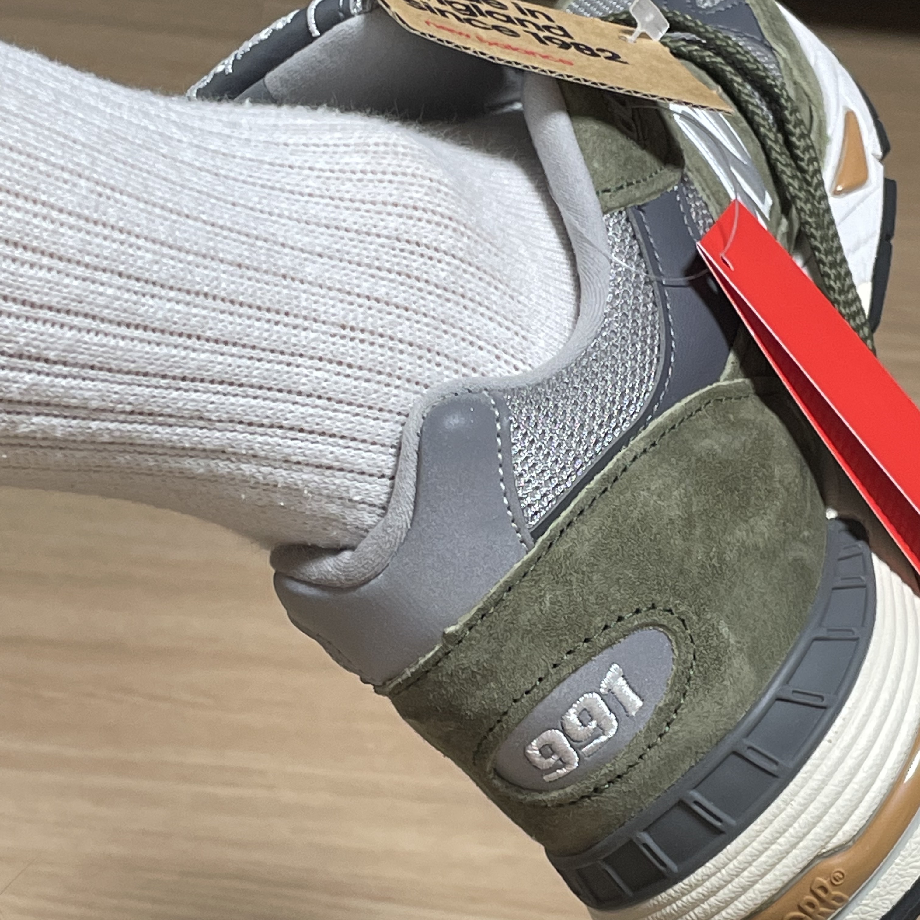 New Balance 991 Made in UK Green Grey 착용 스타일 - 2