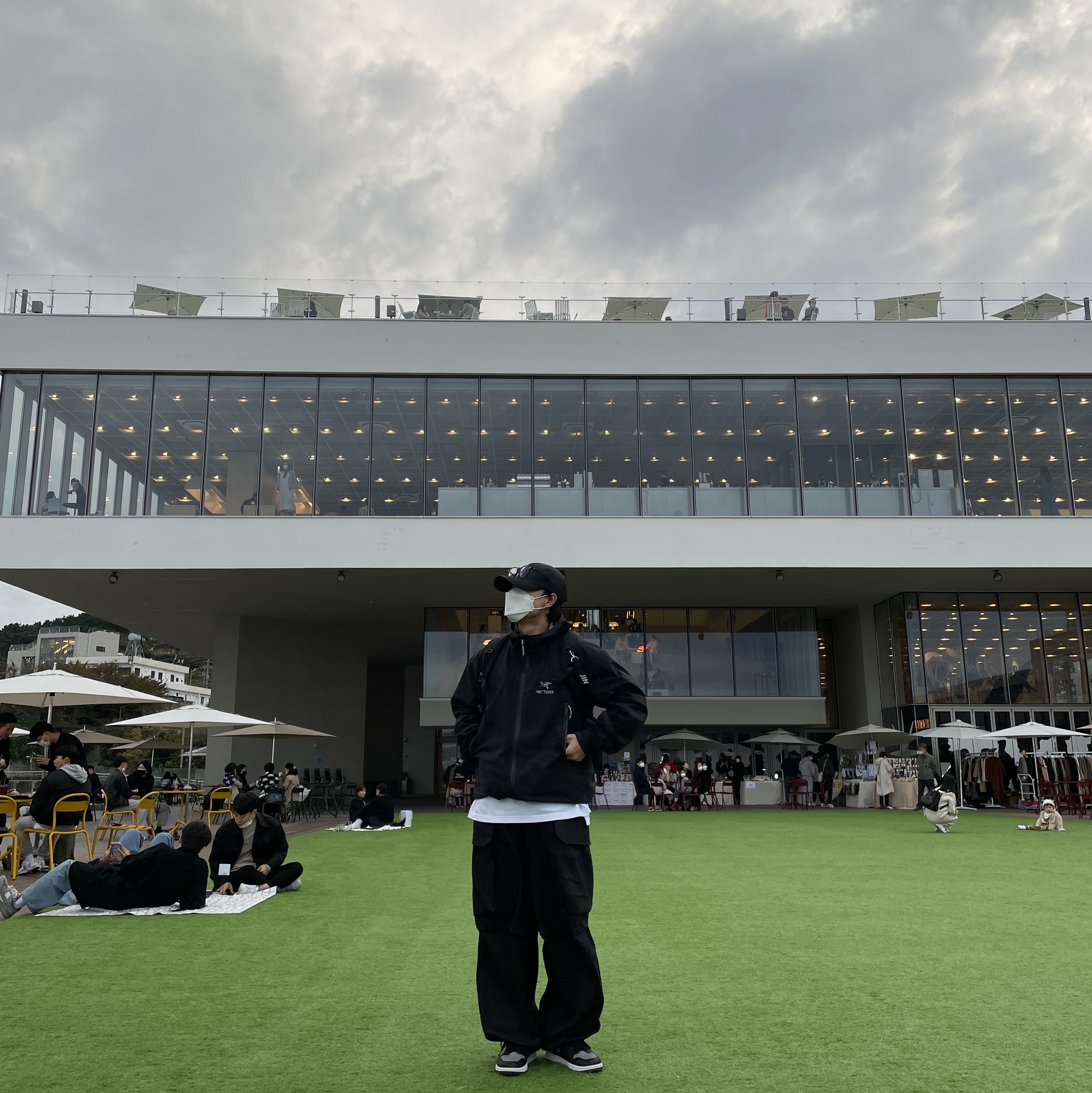Arc'teryx Beta Jacket Black, Jordan 1 Retro High OG Shadow 2018 착용 스타일