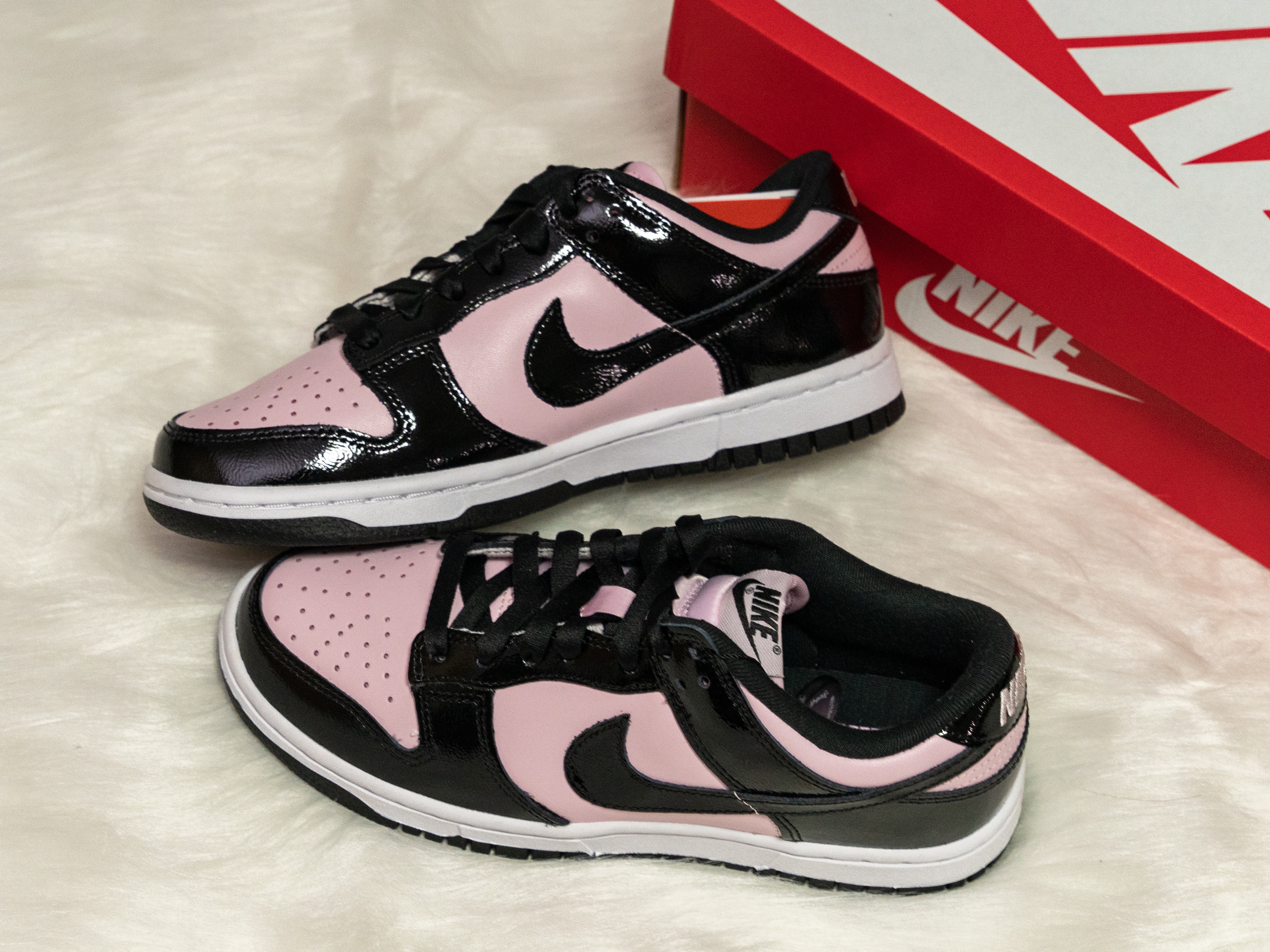 (W) Nike Dunk Low Essential Pink Foam Black 착용 스타일 - 1