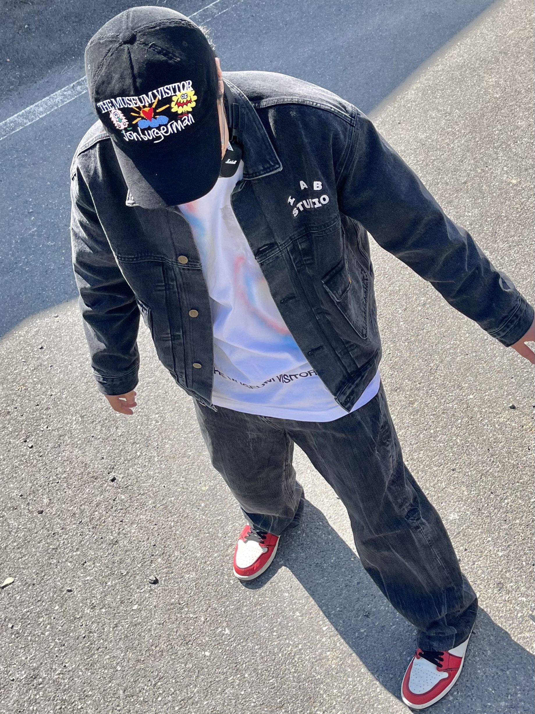 IAB Studio x Lee Denim Jacket Black, Marshall Monitor II A.N.C Black (Korean Ver.) 착용 스타일
