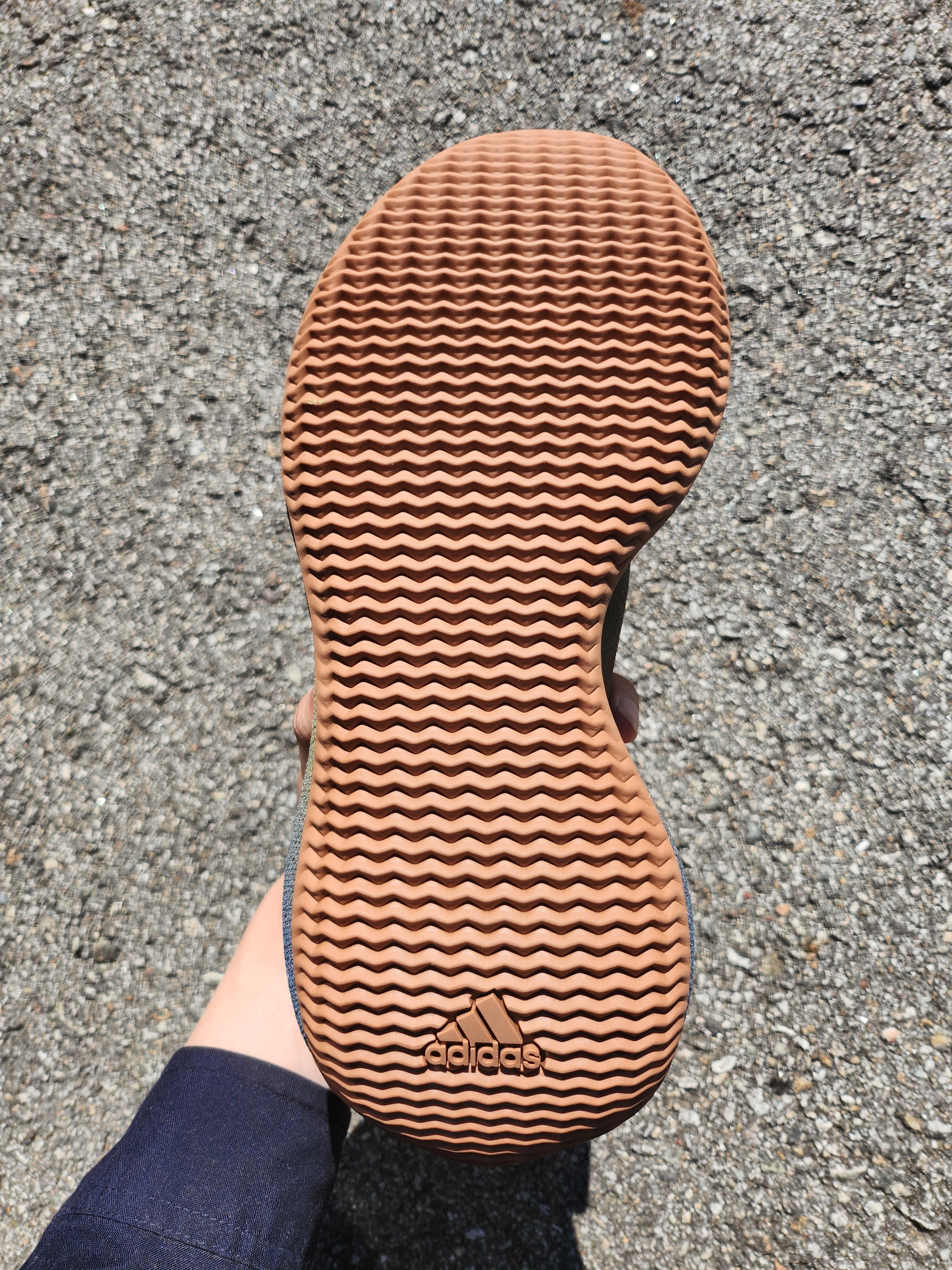 Adidas Yeezy Knit RNR Faded Indigo 착용 스타일 - 4