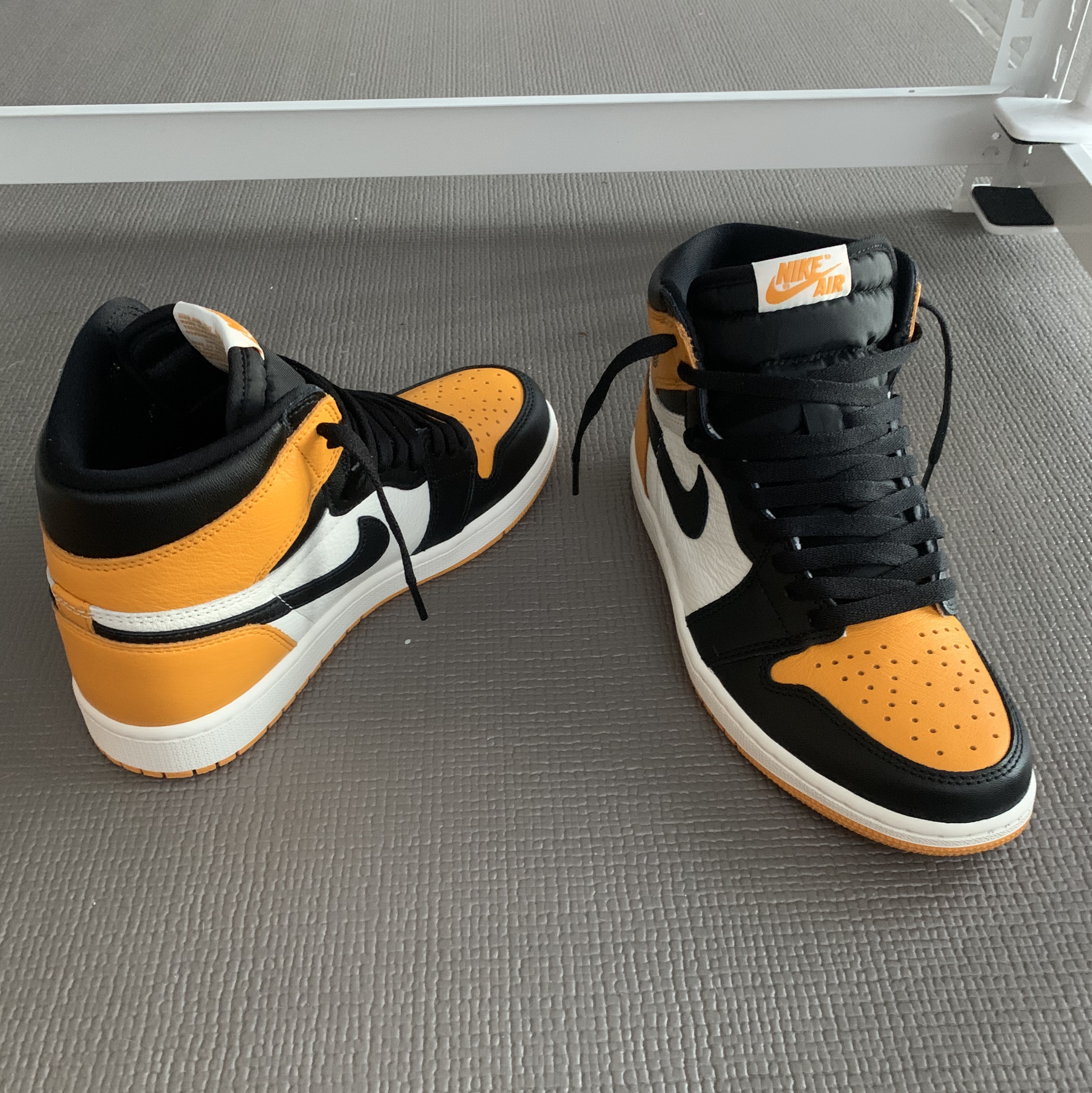 Jordan 1 Retro High OG Taxi 착용 스타일 - 5