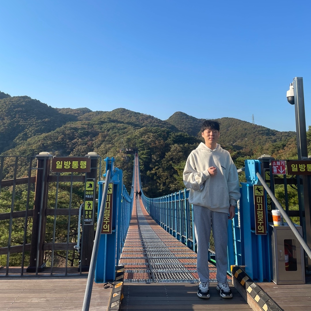 Apple AirPods Max Lightning Silver (Korean Ver.), Essentials The Core Collection Hoodie Light Oatmeal 착용 스타일