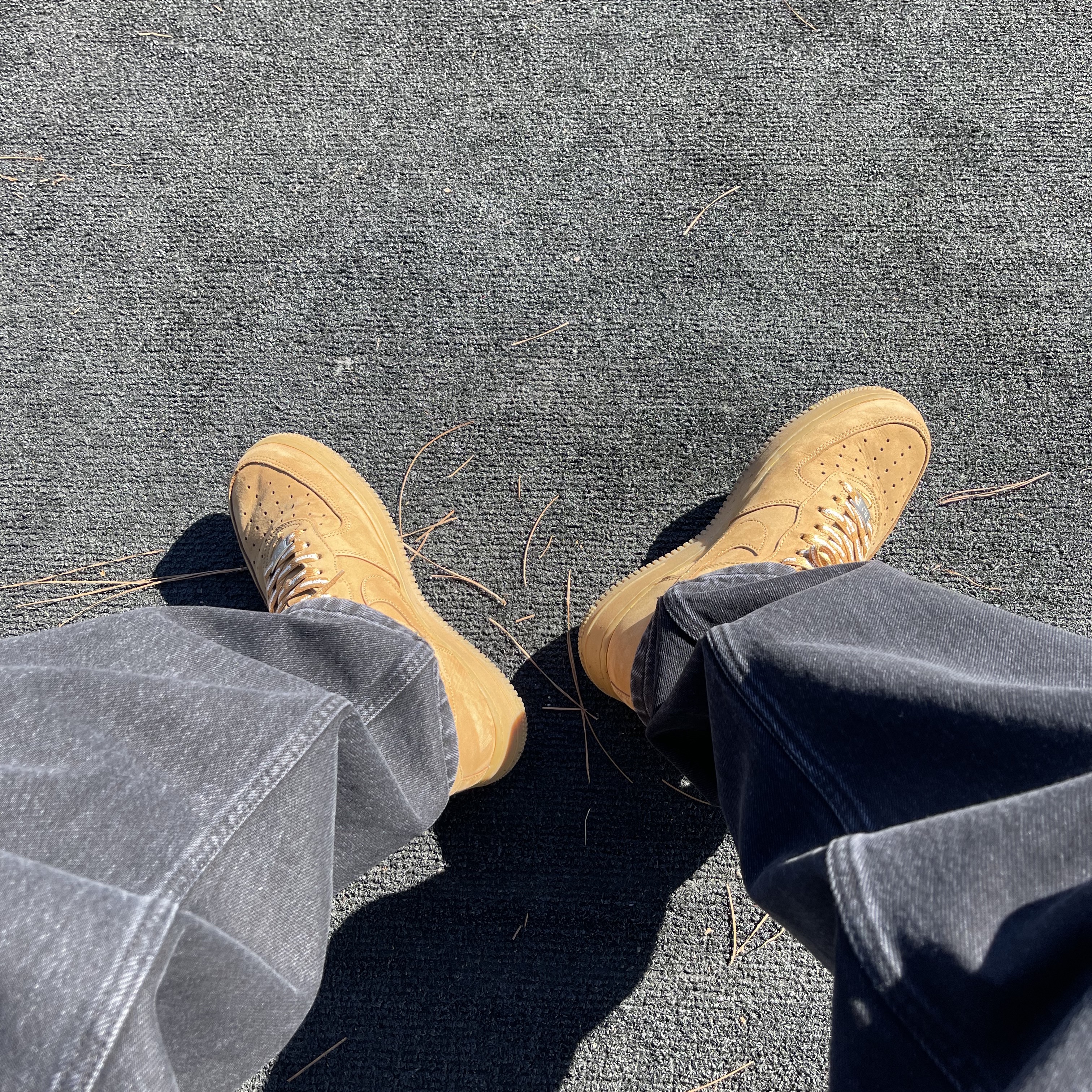 Nike x Supreme Air Force 1 Low Flax 착용 스타일 - 3
