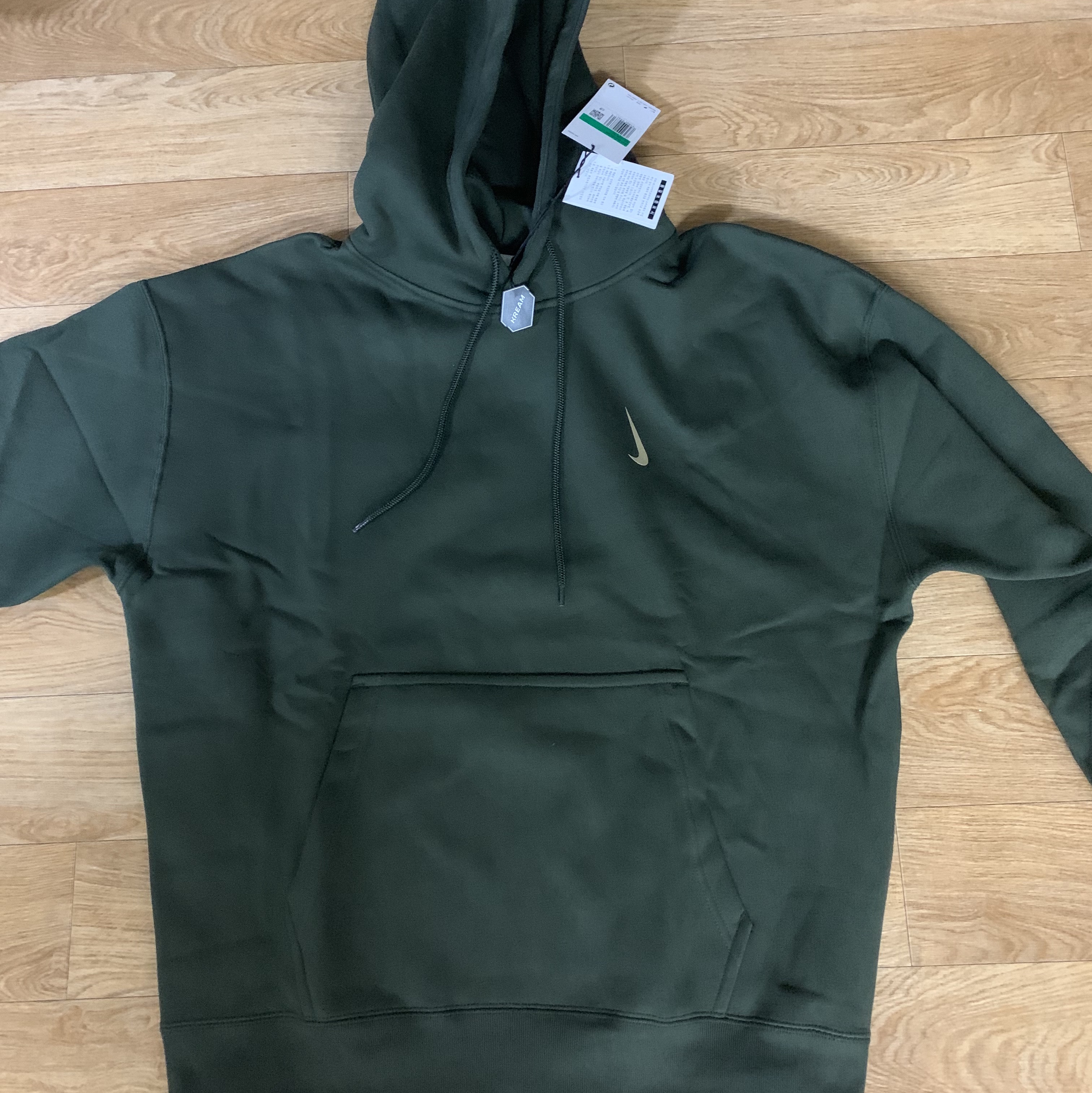 Nike x Billie Eilish NRG Fleece Hoodie Sequoia - Asia 착용 스타일