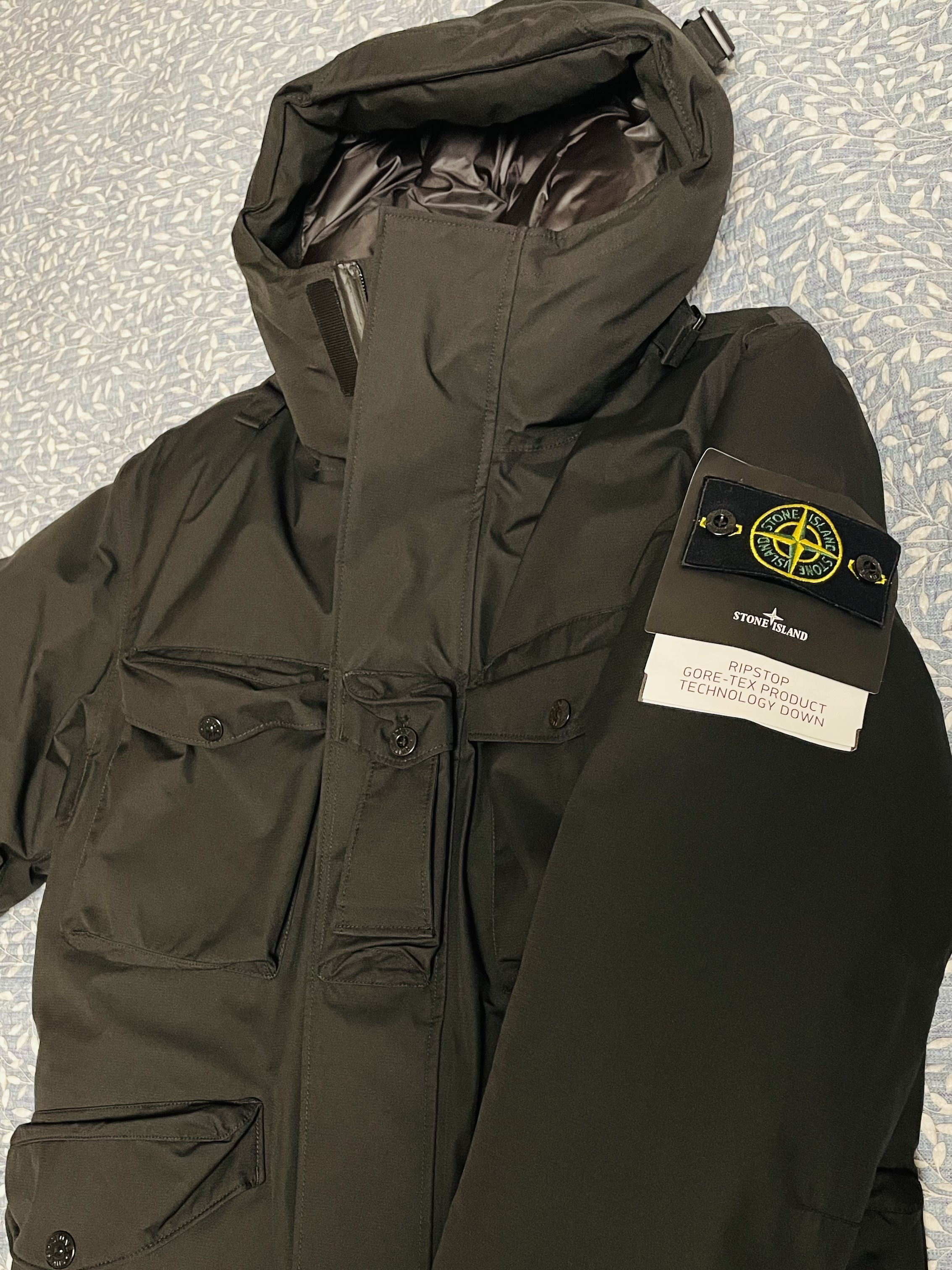 Stone Island 40330 Ripstop Gore-Tex Con Paclite Down Jacket Black - 21FW 착용 스타일 - 1