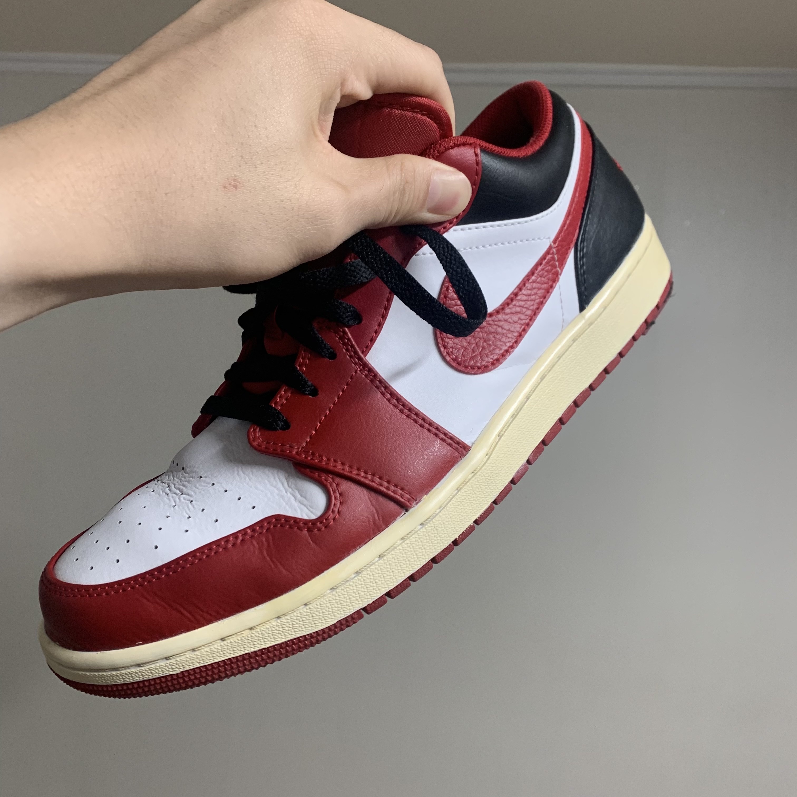 Jordan 1 Low White Gym Red Black 착용 스타일