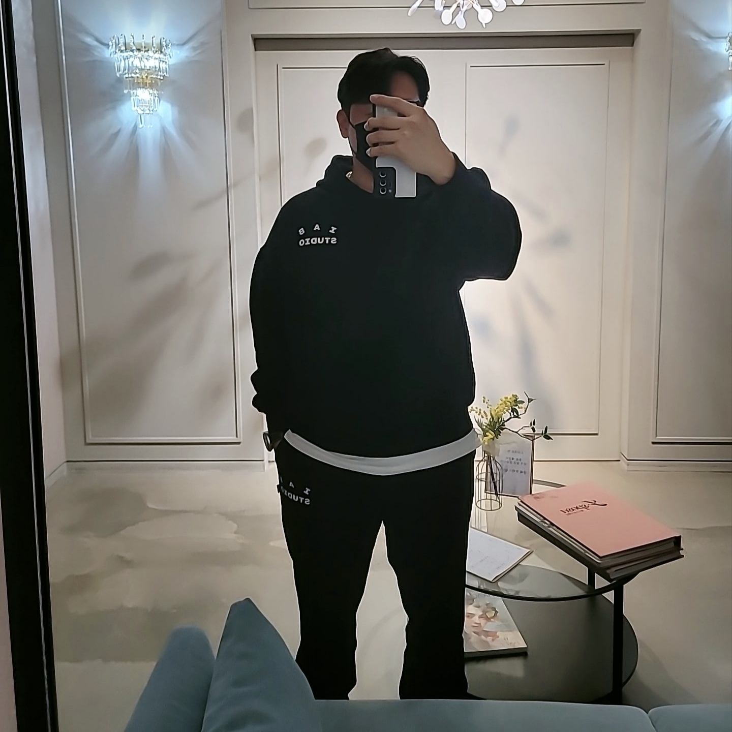 IAB Studio Hoodie Black White, IAB Studio Sweatpants Black White - 22SS 착용 스타일