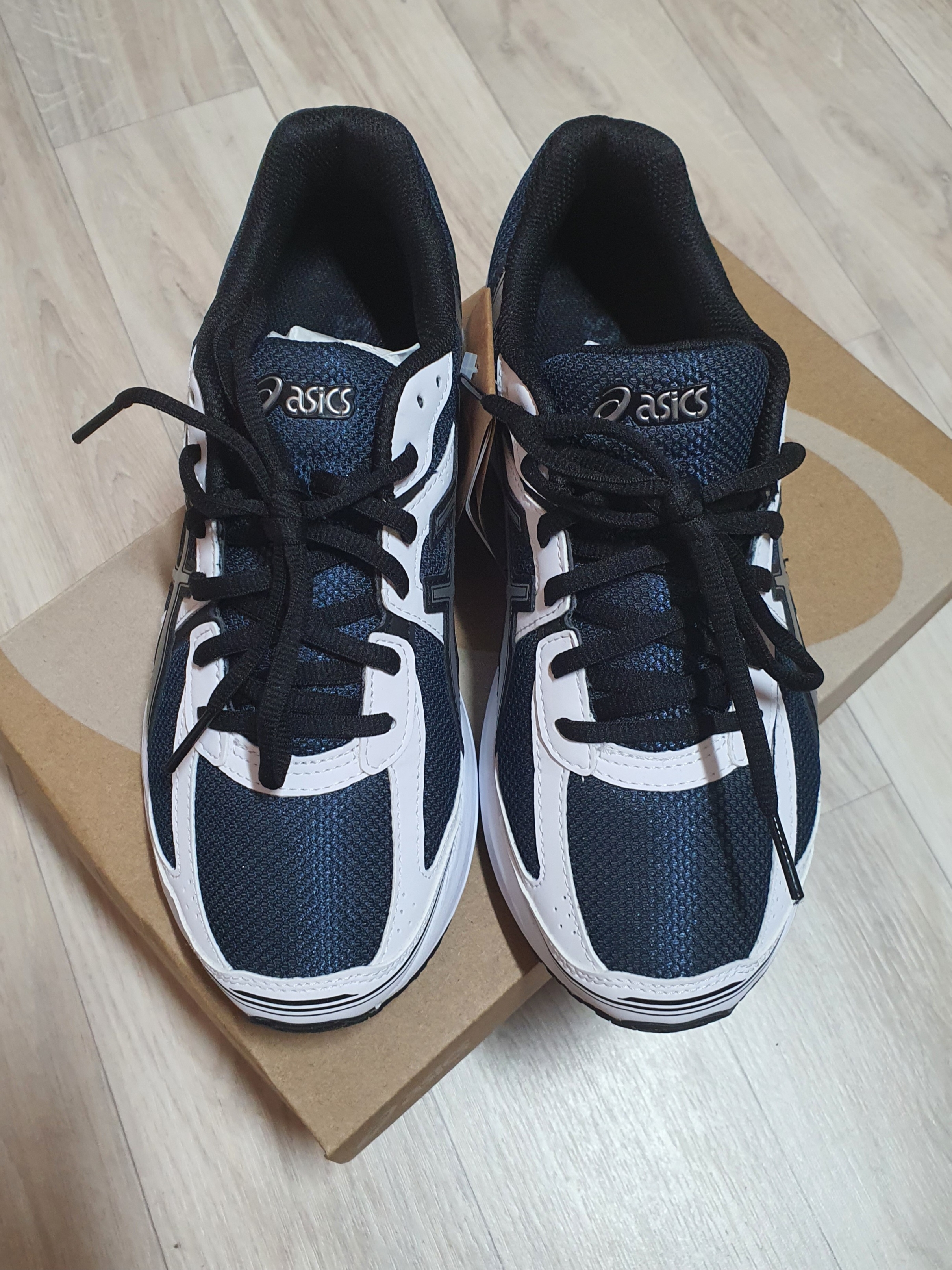 Asics Jog 100 S Navy Pure Silver - 2E Wide 착용 스타일 - 2