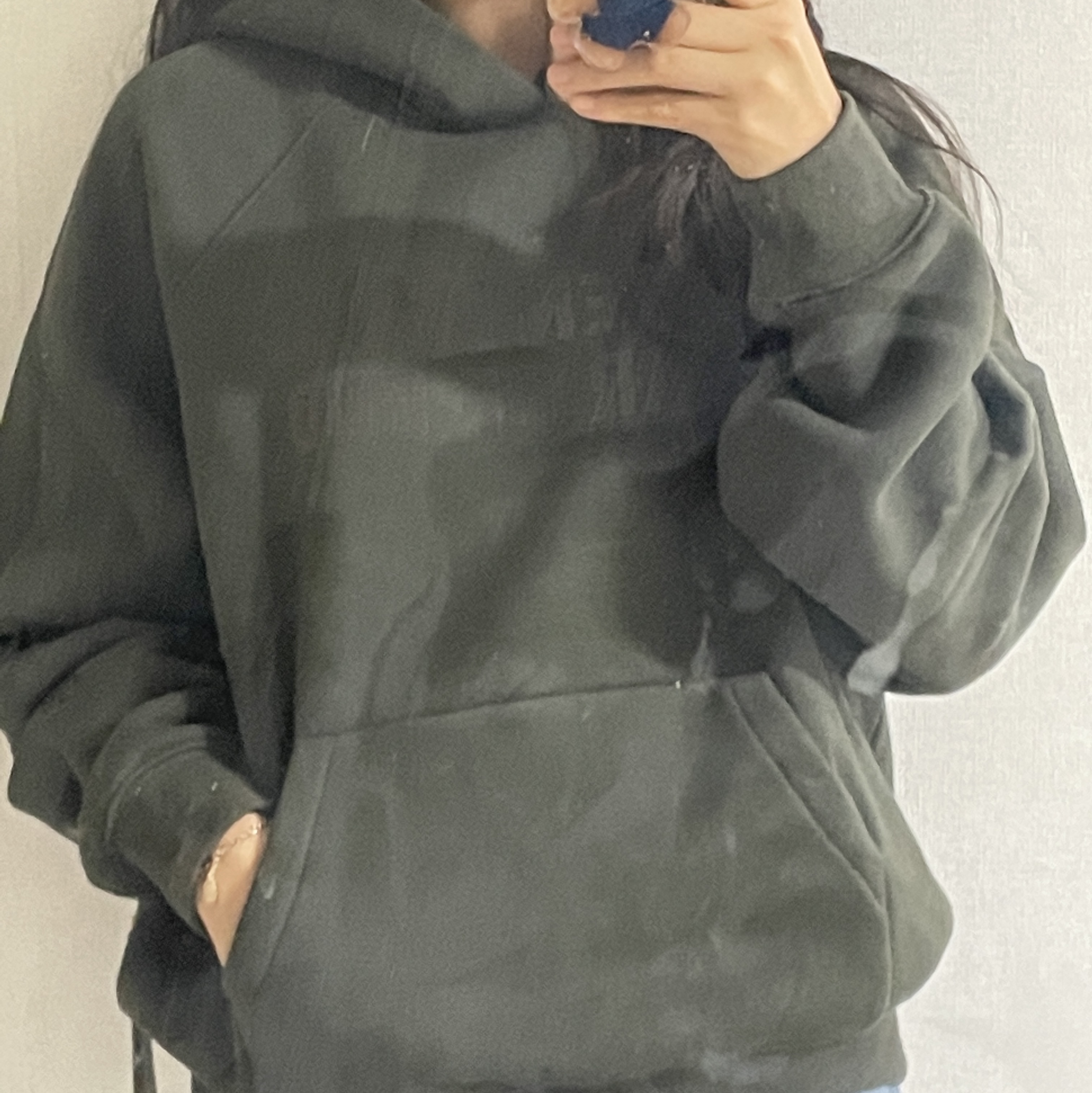 Essentials Hoodie Off Black - 22FW 착용 스타일 - 2