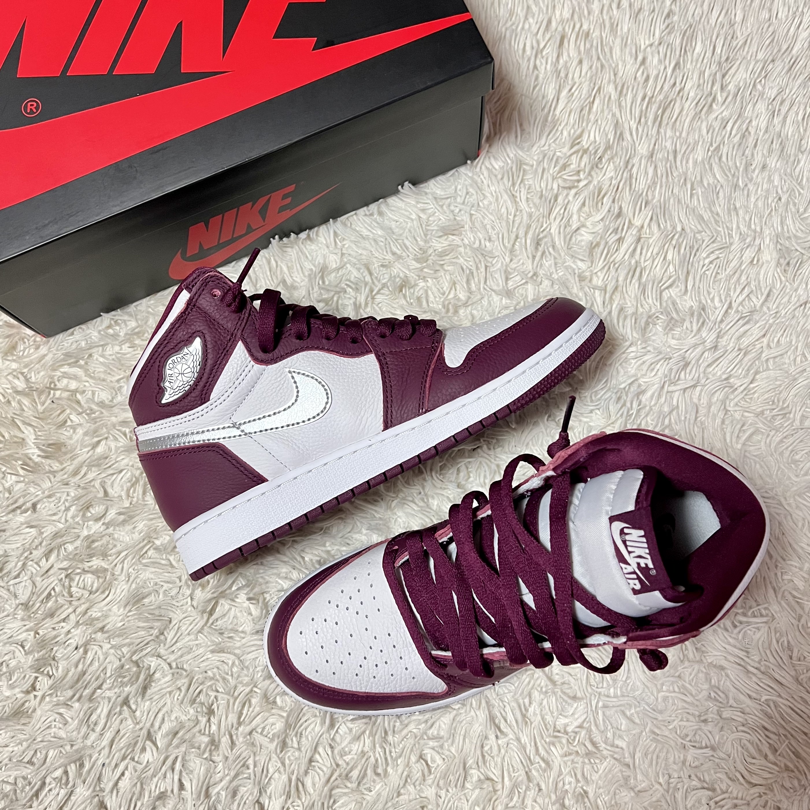 Jordan 1 Retro High OG Bordeaux, (GS) Jordan 1 Retro High OG Bordeaux 착용 스타일 - 1