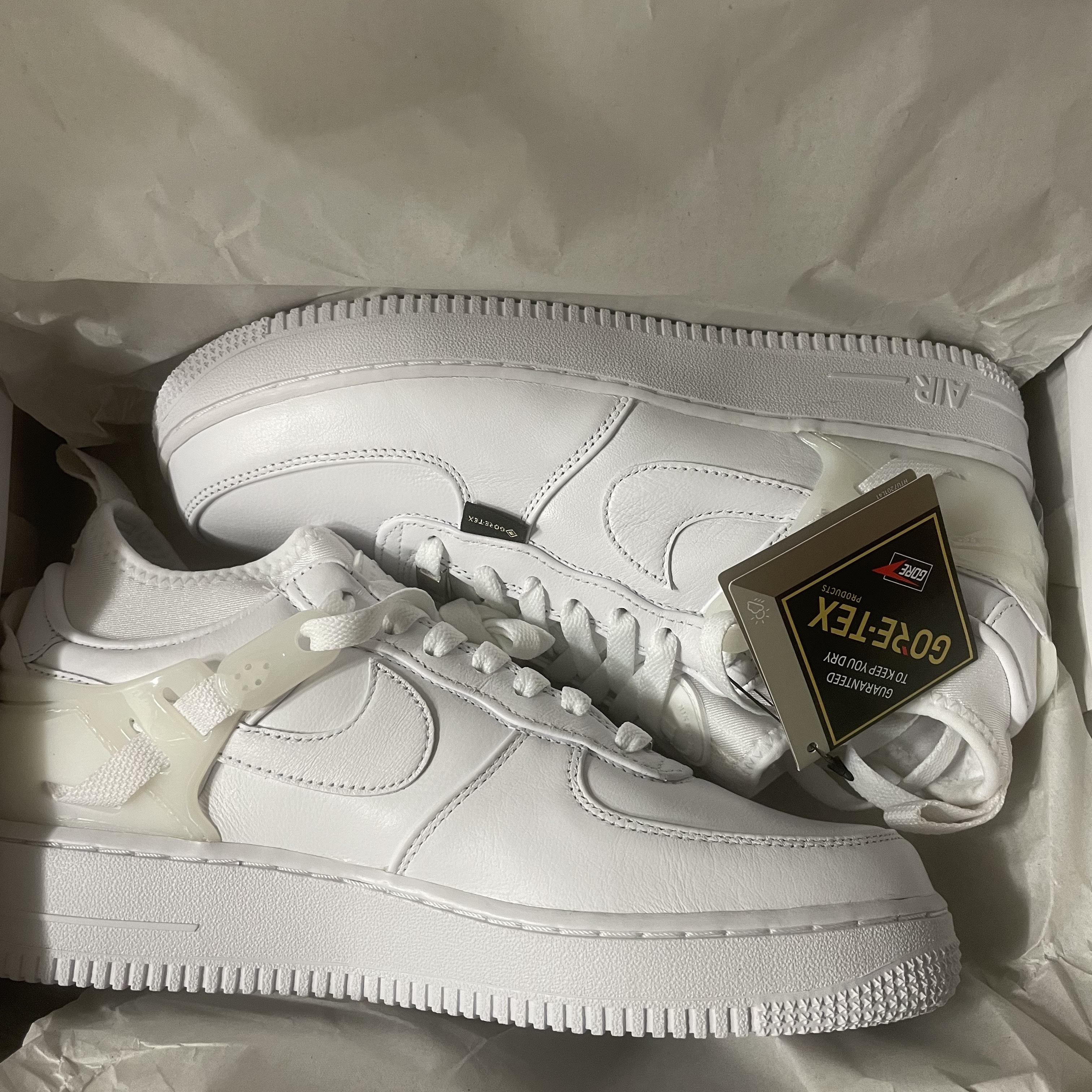 Nike x Undercover Air Force 1 Low SP White 착용 스타일 - 3
