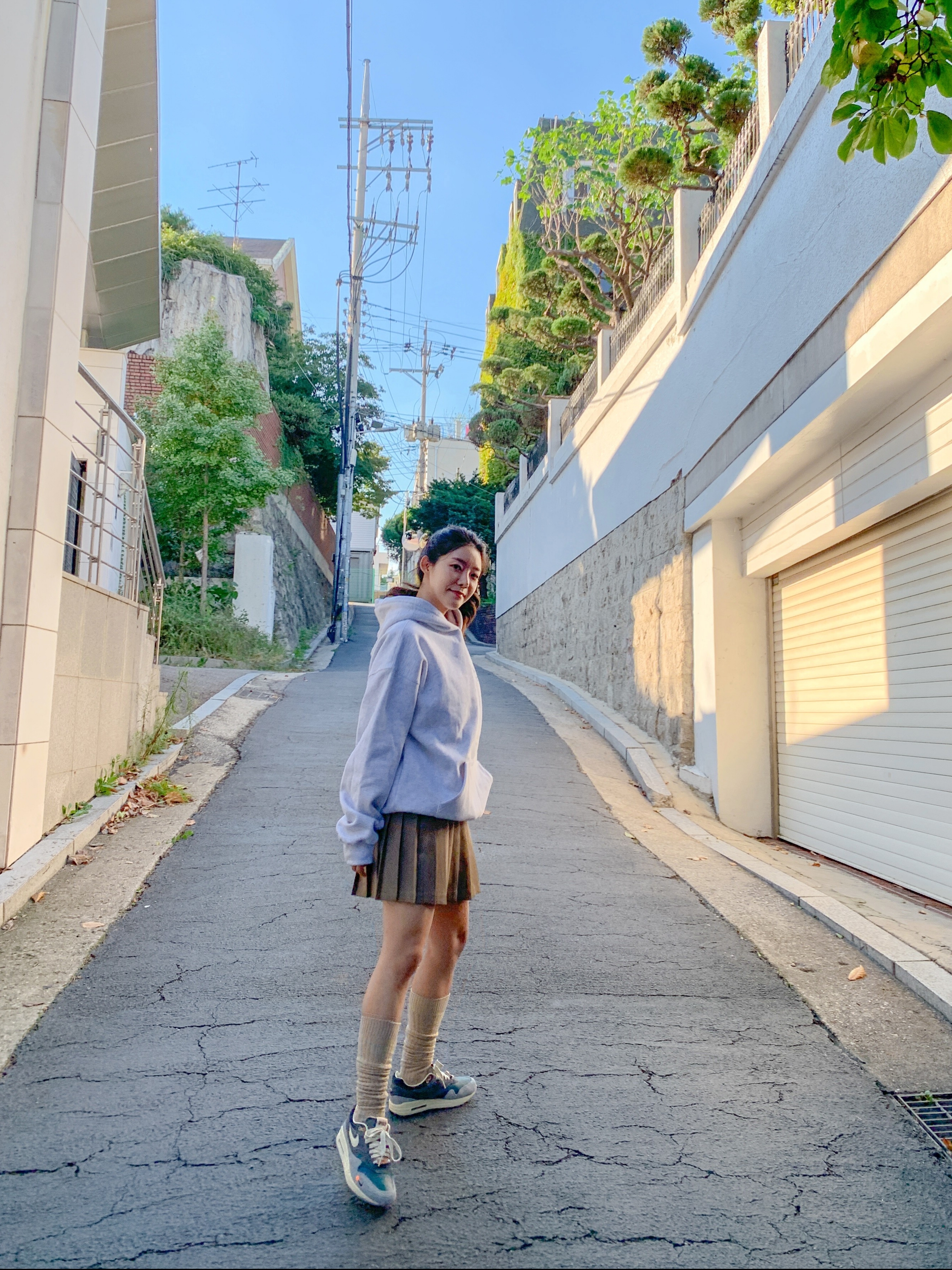 IAB Studio Hoodie Light Gray, Nike x Kasina Air Max 1 SP Won-Ang Particle Grey 착용 스타일 - 4