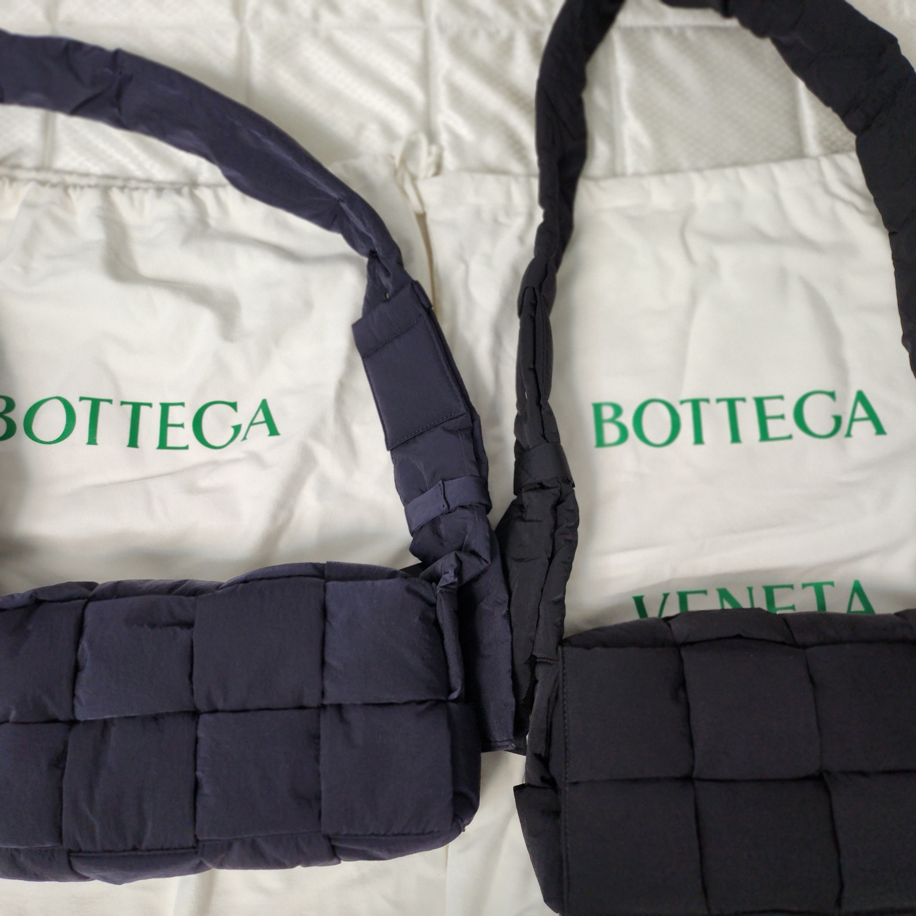 Bottega Veneta Padded Tech Cassette Black, Bottega Veneta Padded Tech Cassette Space 착용 스타일 - 2