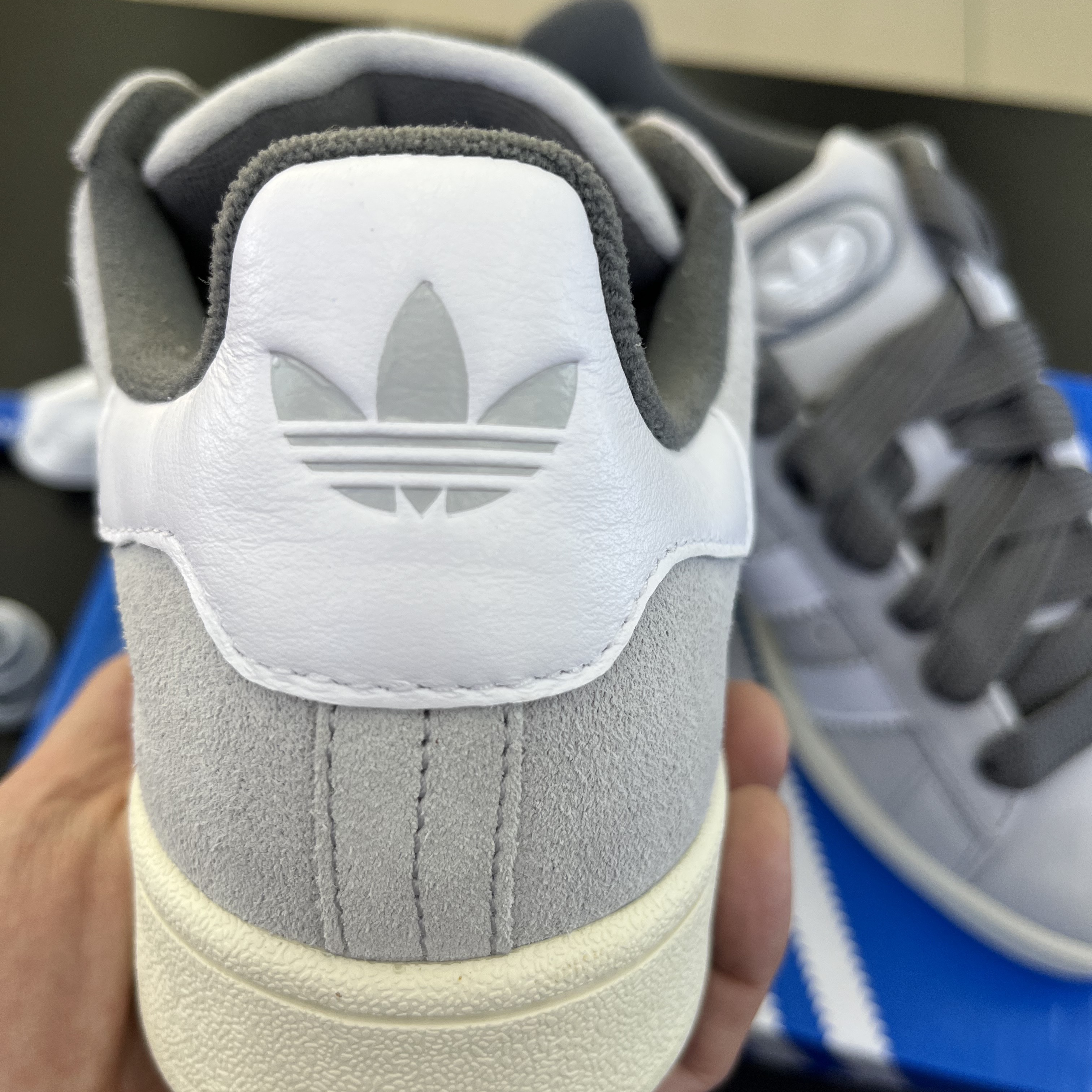 Adidas Campus 00s Grey One 착용 스타일 - 3
