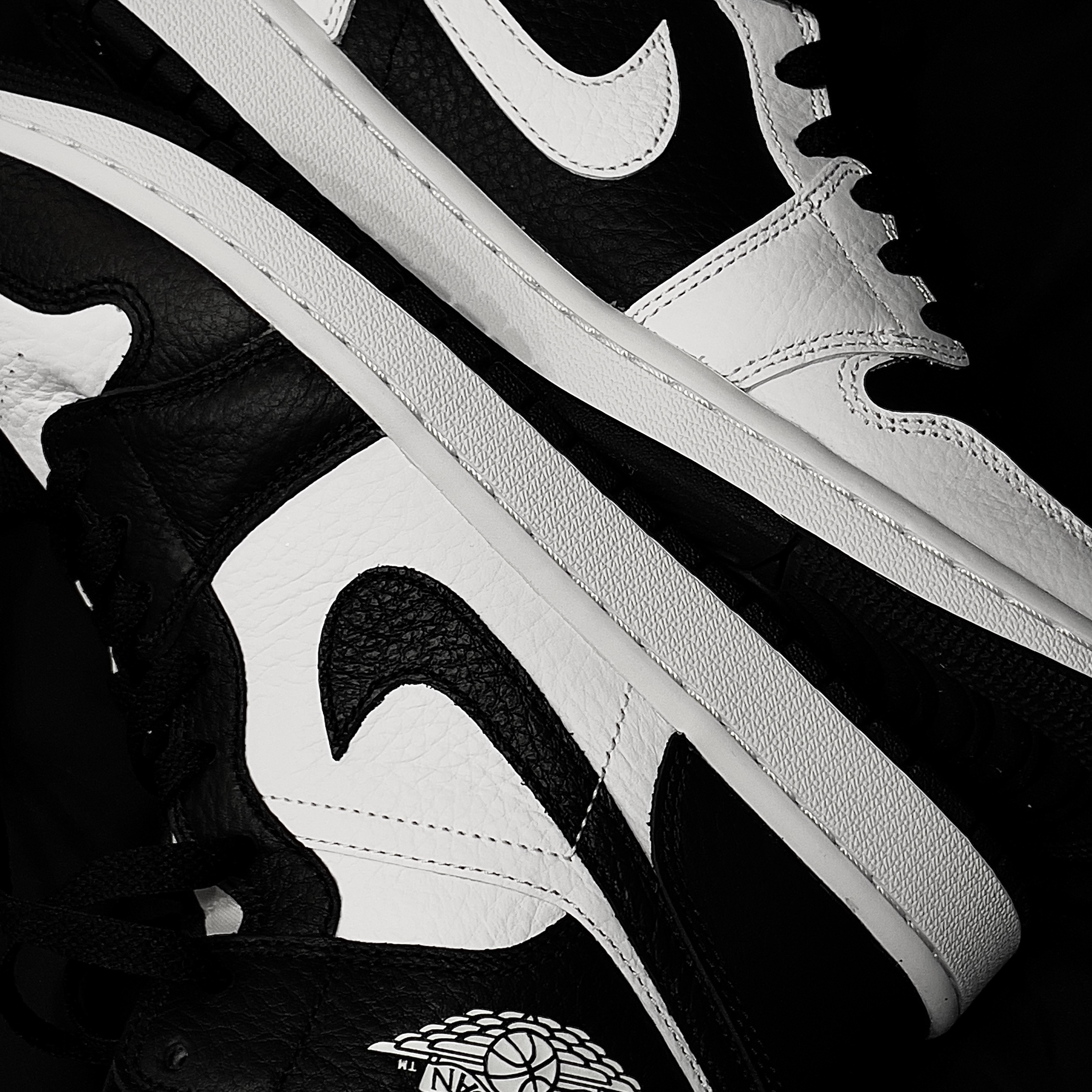 (W) Jordan 1 Mid SE Black White 착용 스타일 - 2