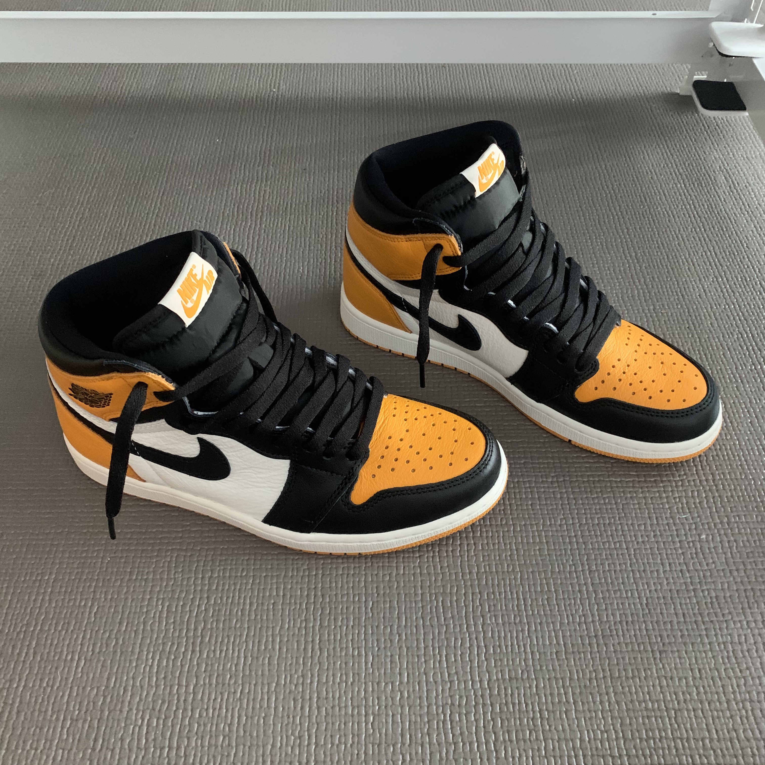 Jordan 1 Retro High OG Taxi 착용 스타일 - 3
