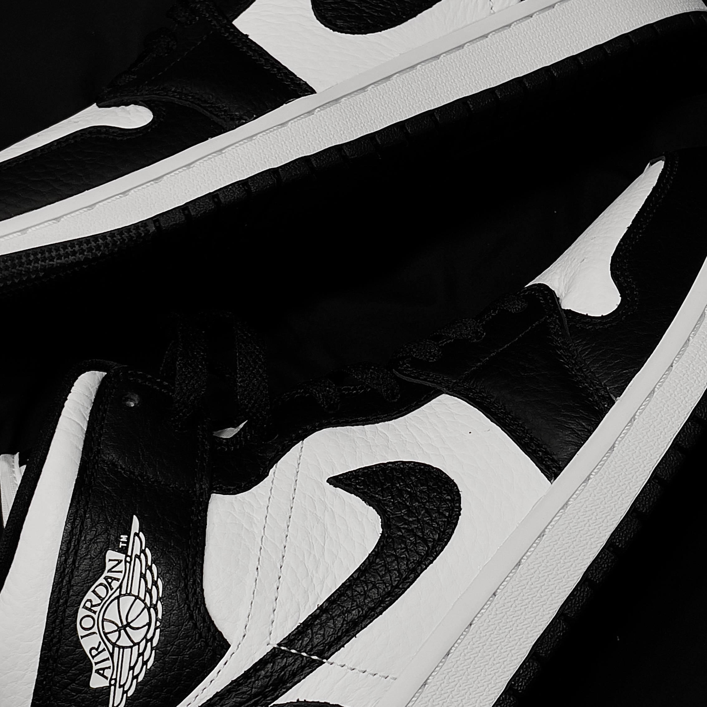 (W) Jordan 1 Mid SE Black White 착용 스타일 - 4